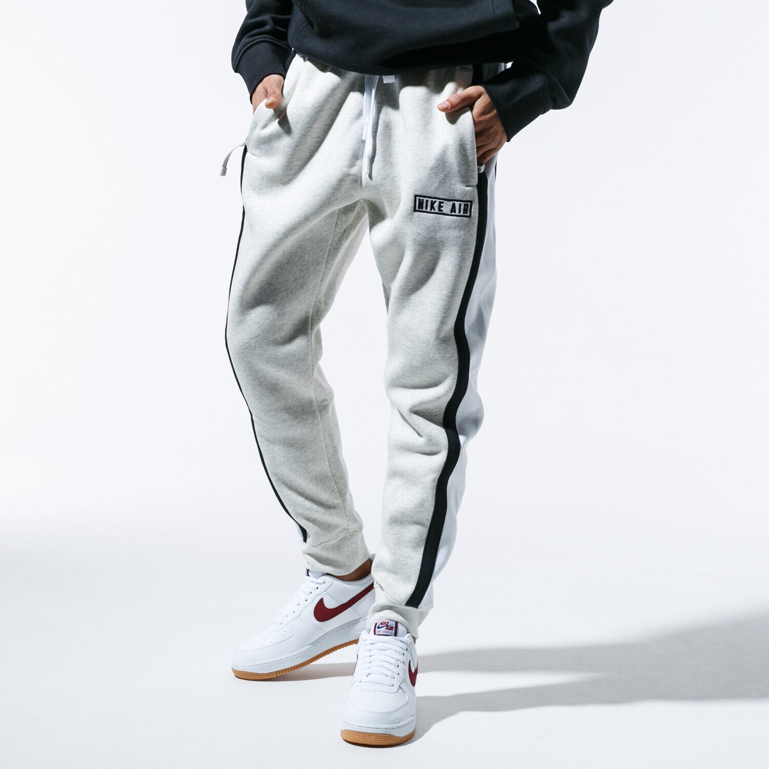 Spodnie sportowe męskie NIKE SPODNIE M NSW NIKE AIR PANT FLC BV5147-141 SZARY