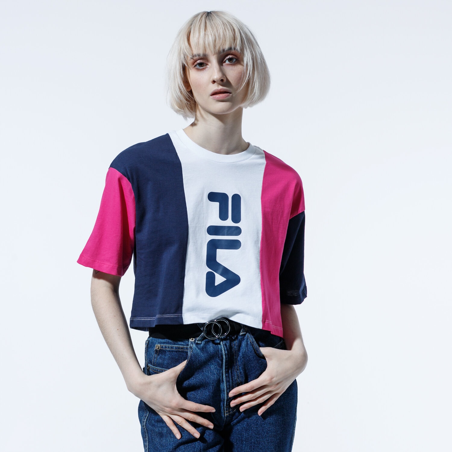 Koszulka, t-shirt damski FILA T-SHIRT BAI CROPPED TEE 687492A222 GRANATOWY