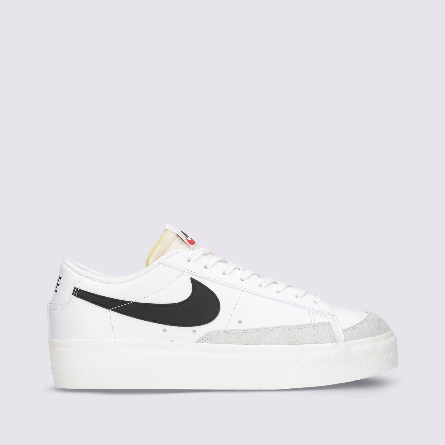 Buty sneakersy damskie NIKE BLAZER LOW PLATFORM  DJ0292-101 BIAŁY