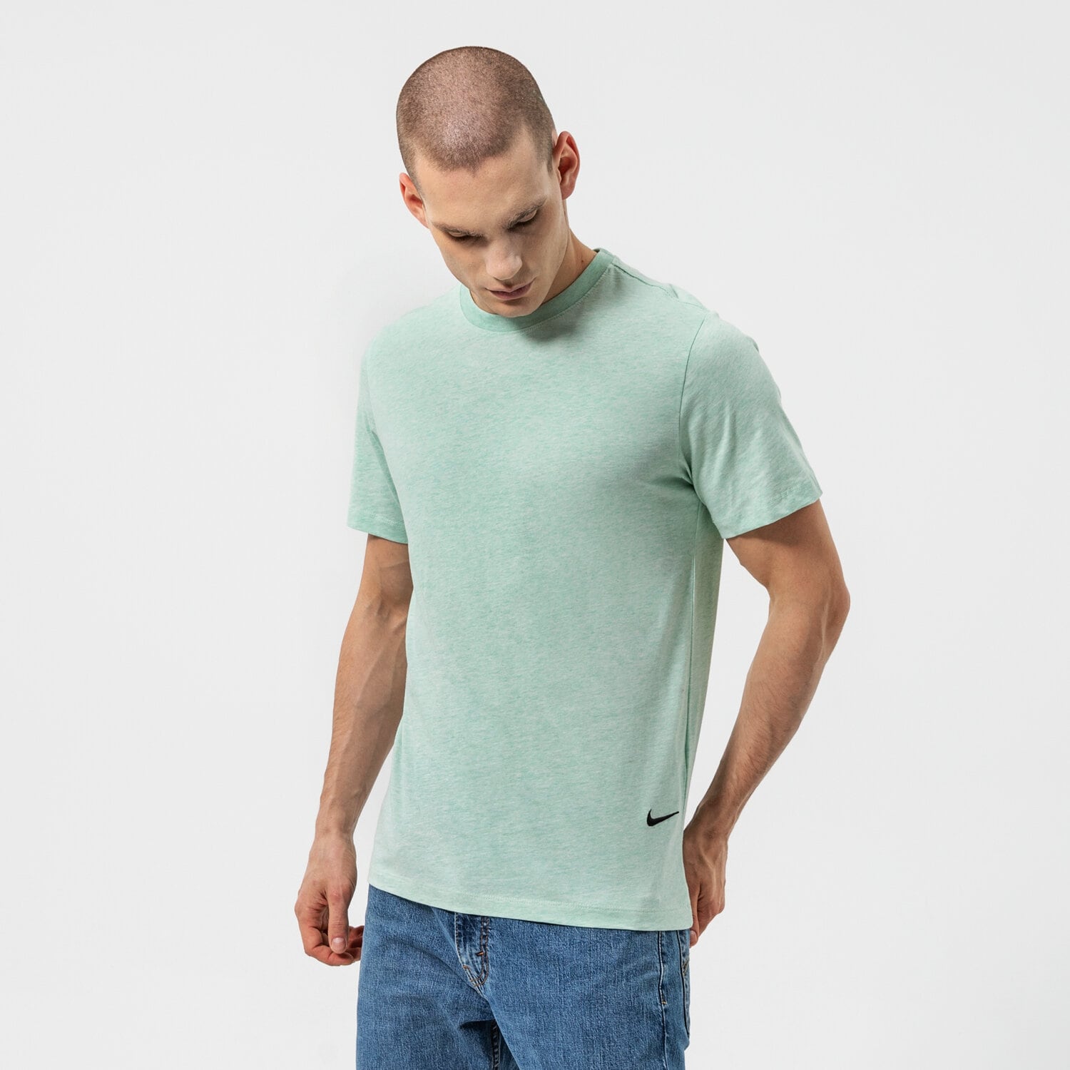 Koszulka, t-shirt sportowy męski NIKE T-SHIRT M NSW TEE SUSTAINABILITY DM2386-017 ZIELONY