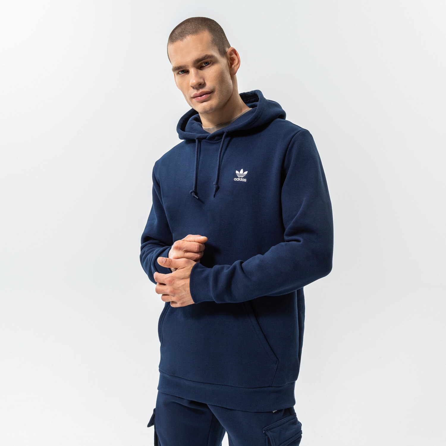 Bluza męska ADIDAS BLUZA Z KAPTUREM ESSENTIAL HOODY HK0094 GRANATOWY