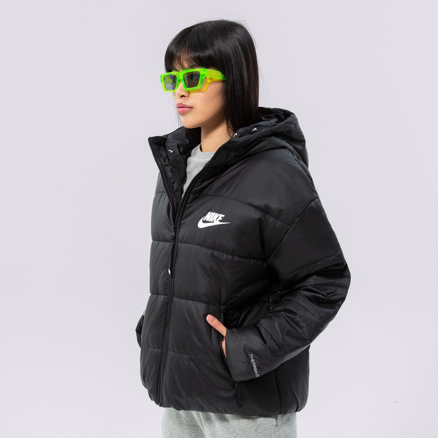 Kurtka zimowa damska NIKE SWOOSH PADDED JACKET  DX1797-010 CZARNY