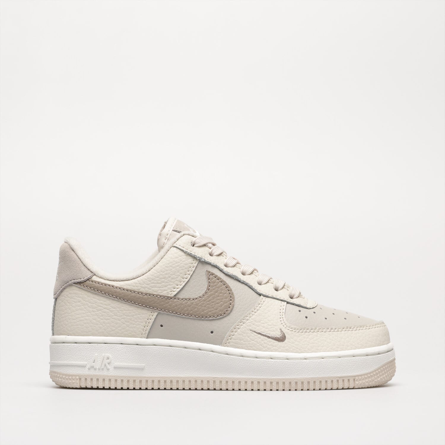 Buty sneakersy damskie NIKE W AIR FORCE 1 LO '07 JDHO  FB8483-100 BEŻOWY