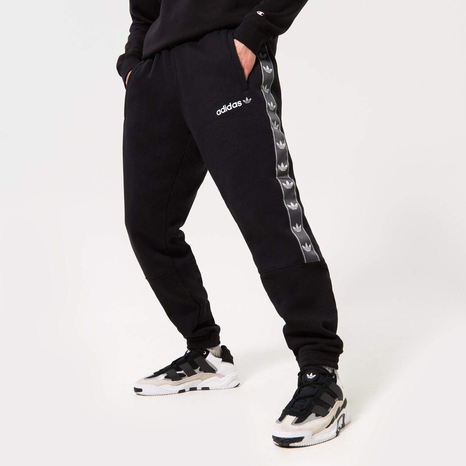 Spodnie sportowe męskie ADIDAS SPODNIE TAPE FLC PANT BLK HR4467 CZARNY