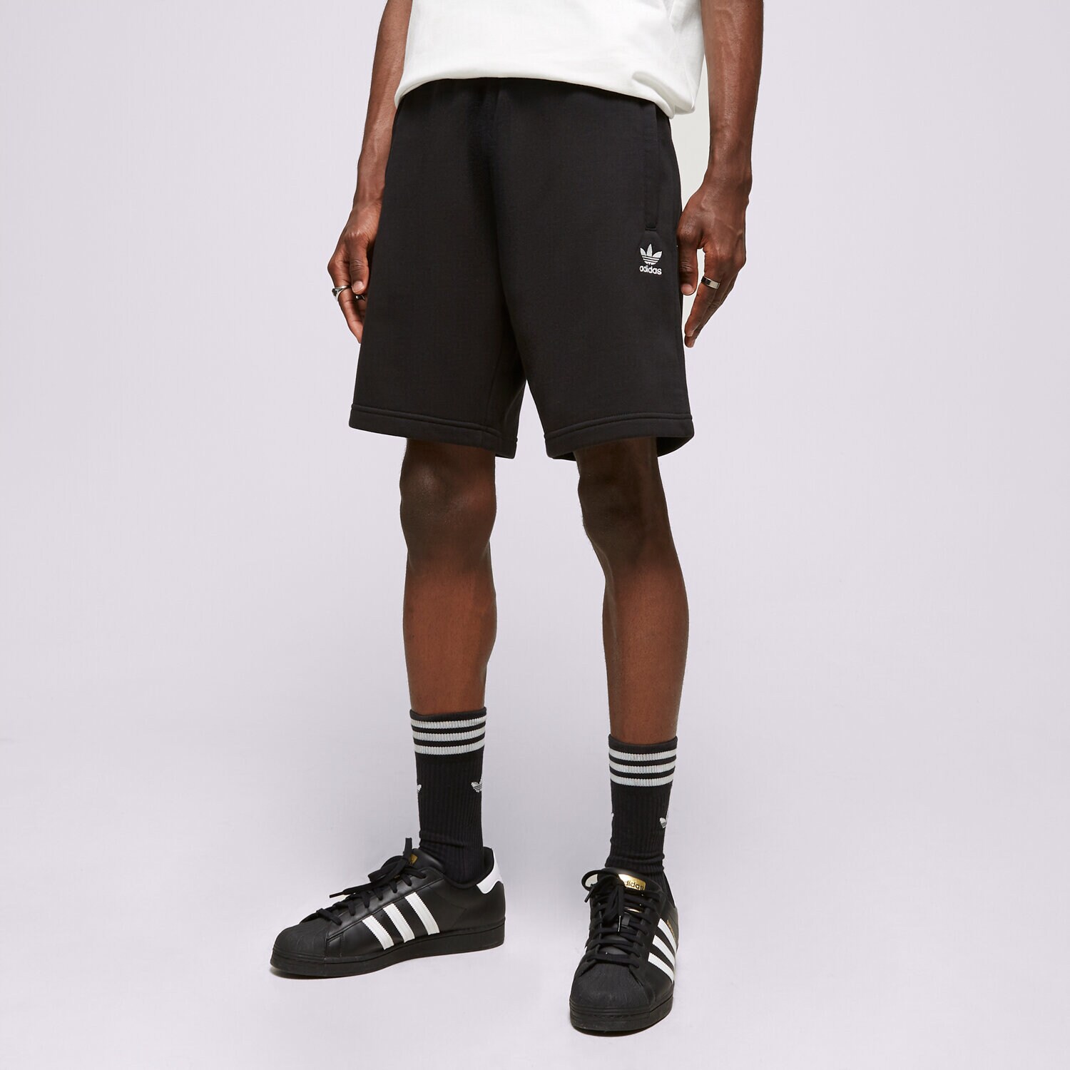 Krótkie spodenki, szorty męskie ADIDAS SZORTY ESSENTIAL SHORT IA4901 CZARNY