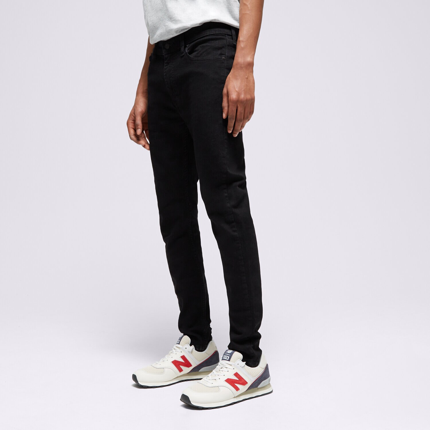 Spodnie sportowe męskie LEVI'S SPODNIE 519 SKINNY BLK 85797-0000 CZARNY