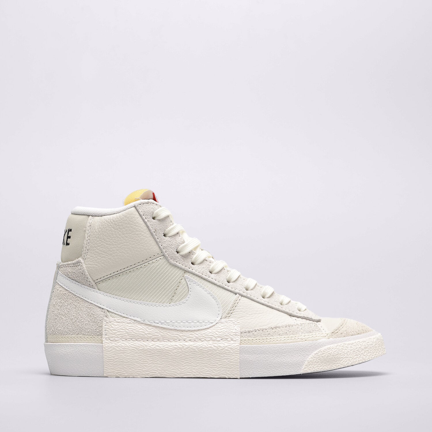 Buty sneakersy męskie NIKE BLAZER '77 PRO CLUB DQ7673-003 BEŻOWY