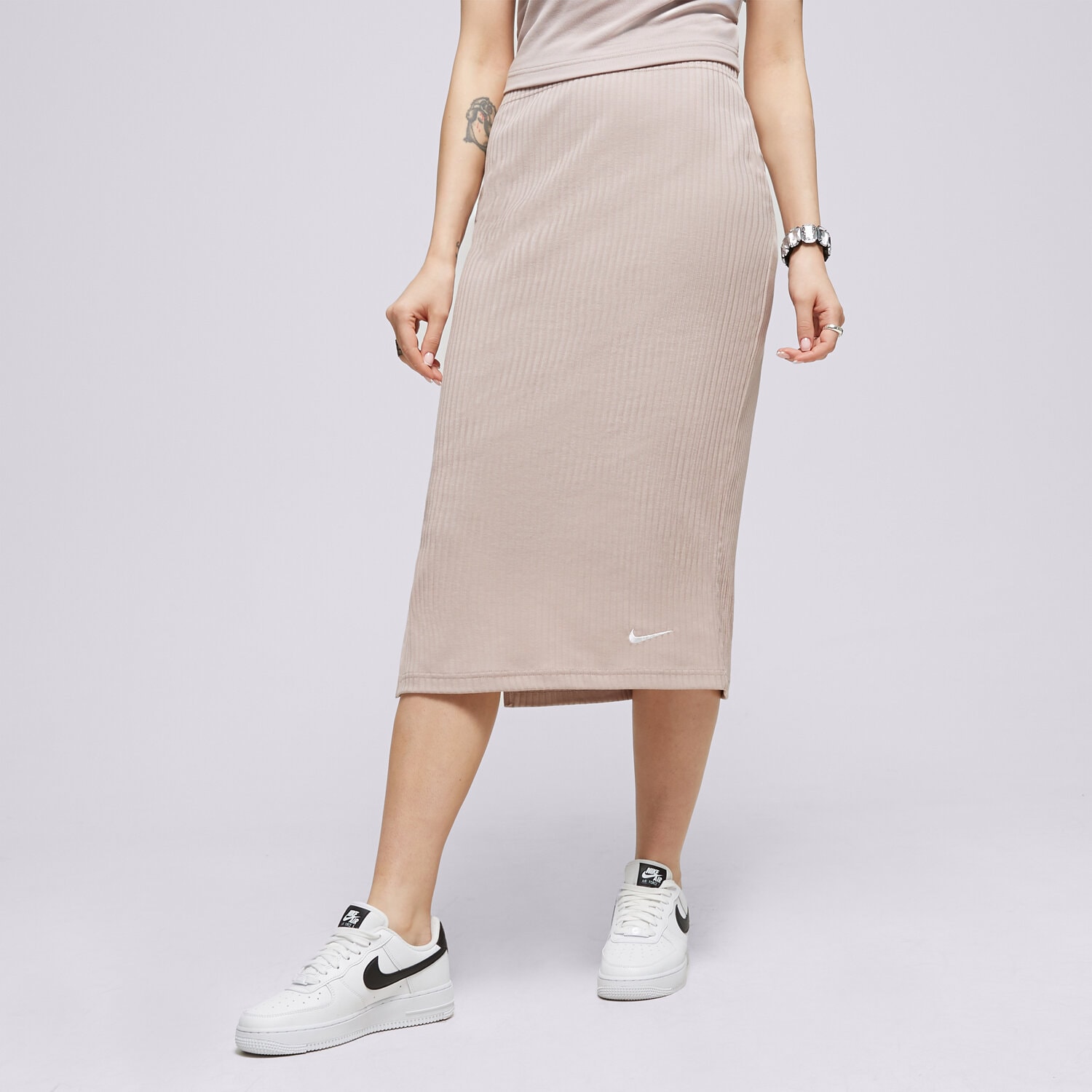 Modna sukienka sportowa NIKE SPÓDNICZKA W NSW RIB JRSY SKIRT DV7956-272 BEŻOWY