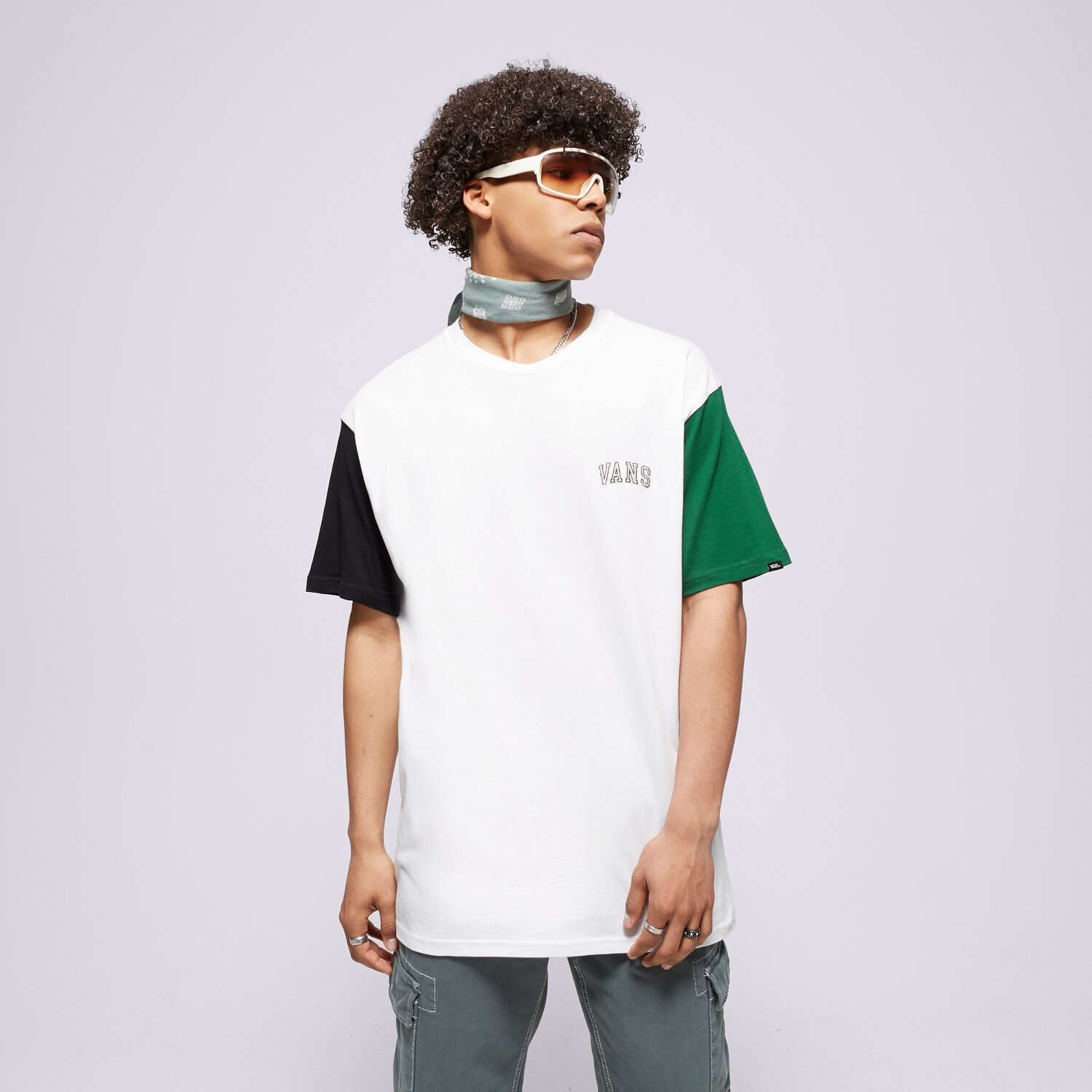 Koszulka, t-shirt sportowy męski VANS T-SHIRT COLORBLOCK VARSITY SS TEE WHITE VN0007V8WHT1 BIAŁY