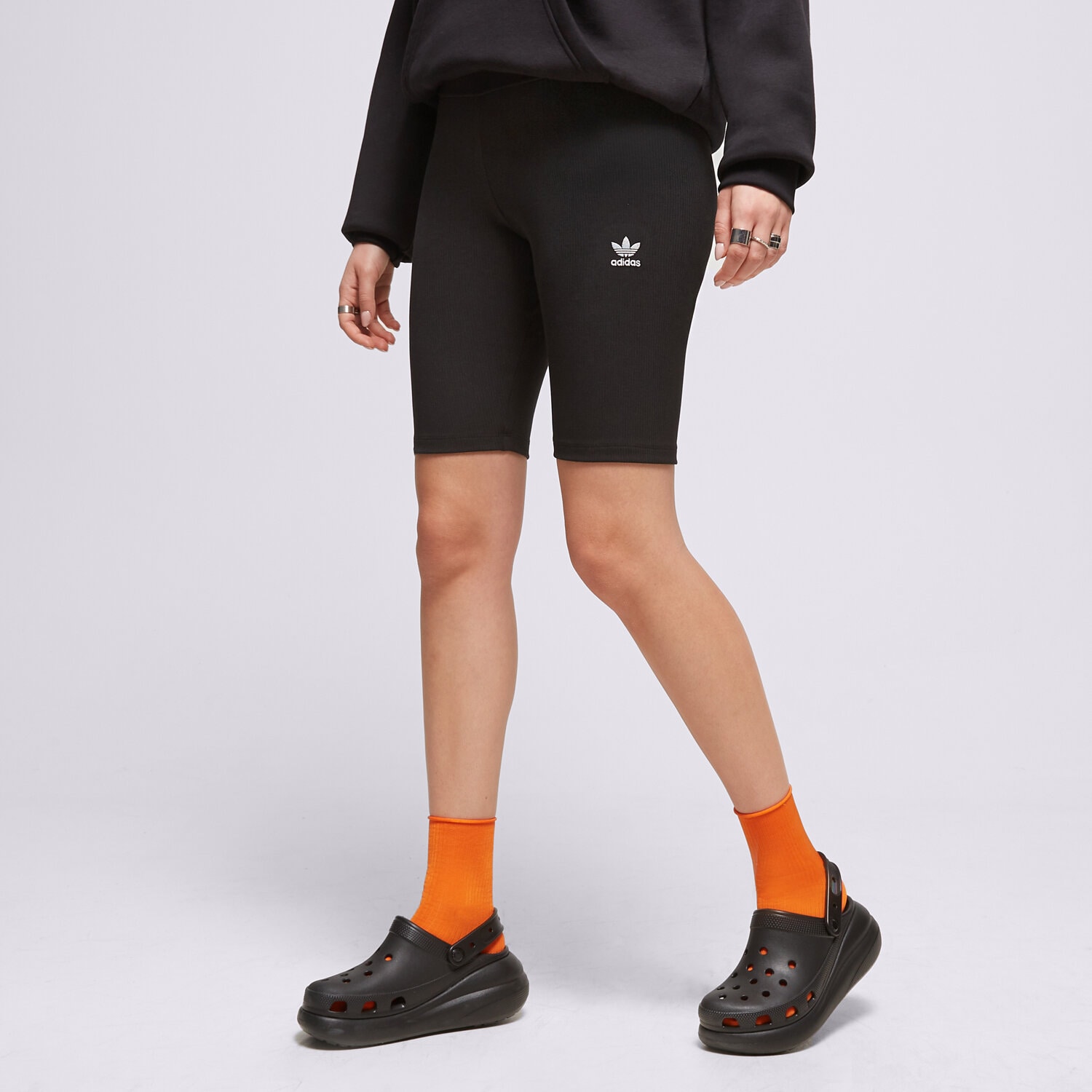 Spodnie sportowe damskie ADIDAS SZORTY HZ7261 CZARNY