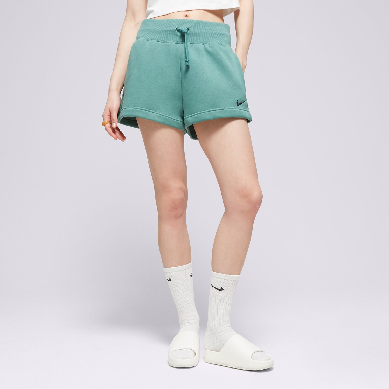 Krótkie spodenki, szorty damskie NIKE SZORTY W NSW PHNX FLC HR SHORT FD1409-361 ZIELONY