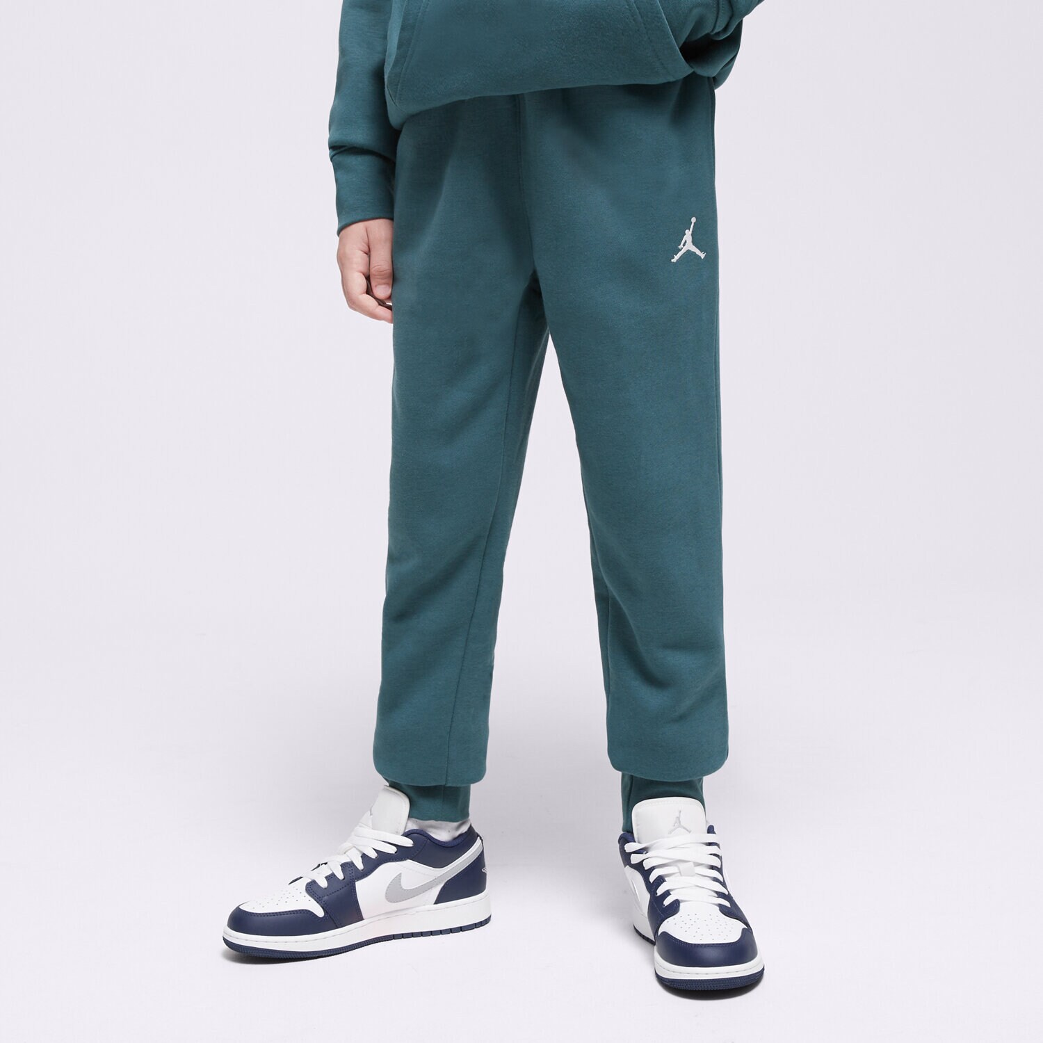 Sportowe spodnie dziecięce JORDAN SPODNIE JDB MJ BROOKLYN FLC ESS PANT BOY 95D234-EI8 ZIELONY