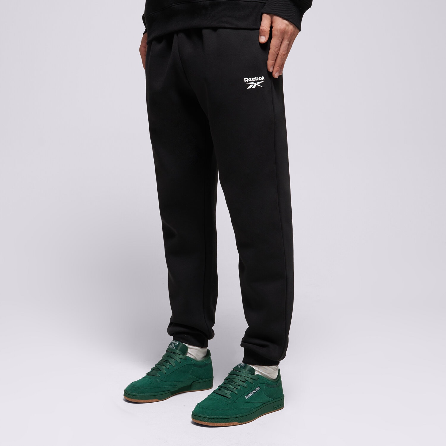 Spodnie sportowe męskie REEBOK SPODNIE ANDRE SMALL LOGO CUFFED 100240231 CZARNY
