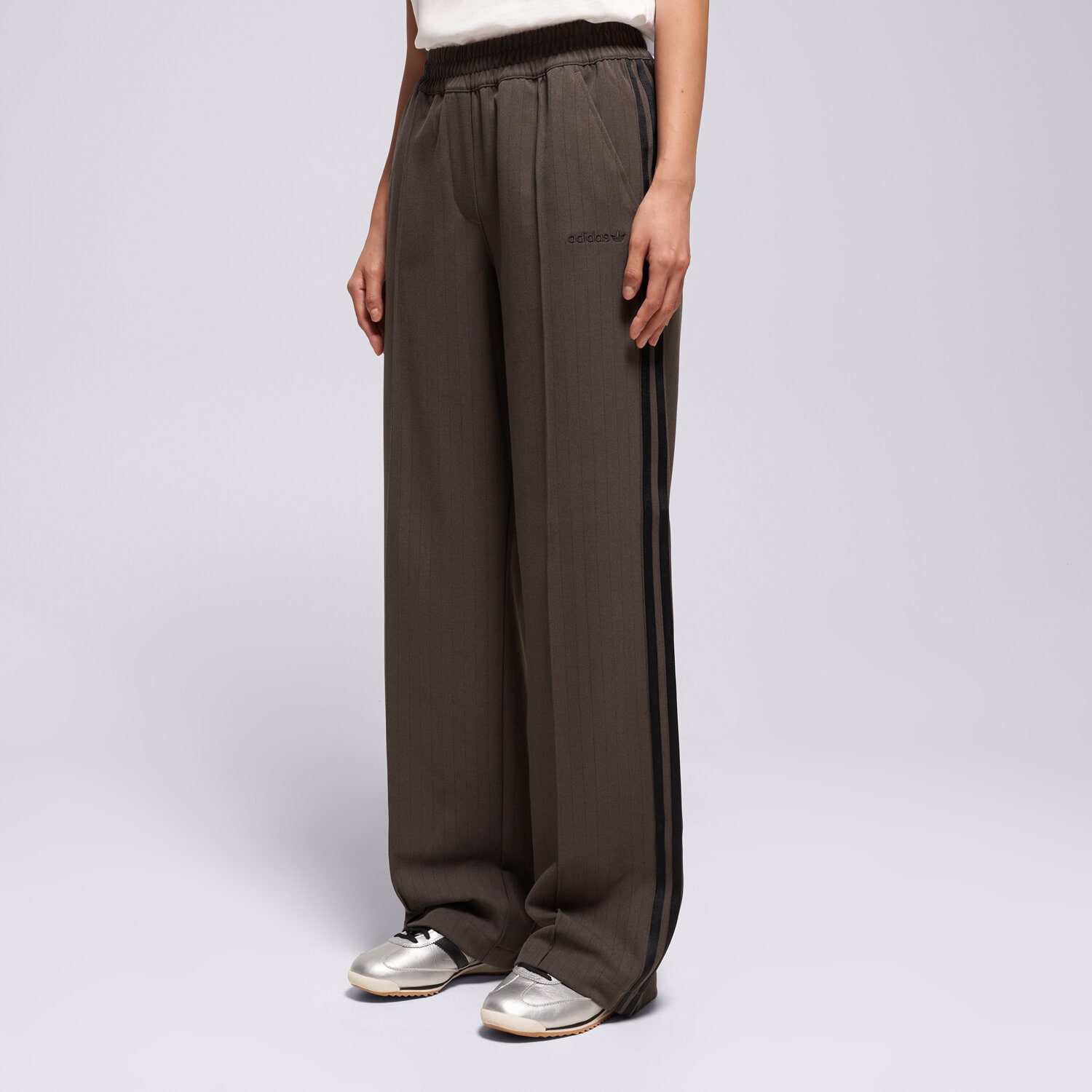 Spodnie sportowe damskie ADIDAS SPODNIE TAILORED PANTS JY3521 BRĄZOWY