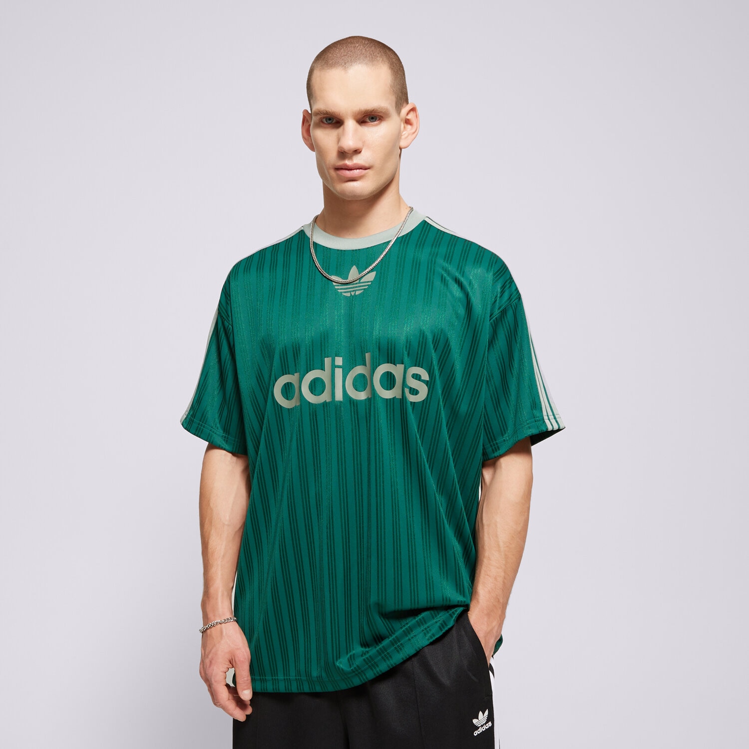 Koszulka, t-shirt sportowy męski ADIDAS T-SHIRT ADICOLOR POLY T JP1028 ZIELONY