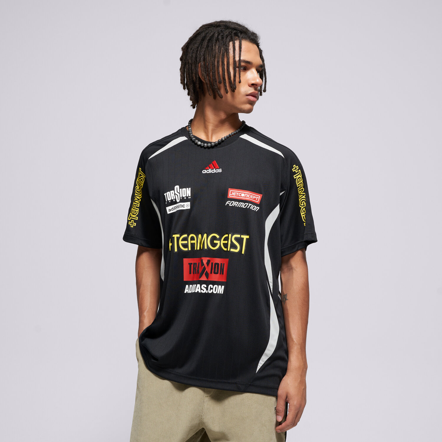 Koszulka, t-shirt sportowy męski ADIDAS T-SHIRT GRAPHIC SHORT SLEEVE JERSEY TEAMGEIST KG2671 CZARNY