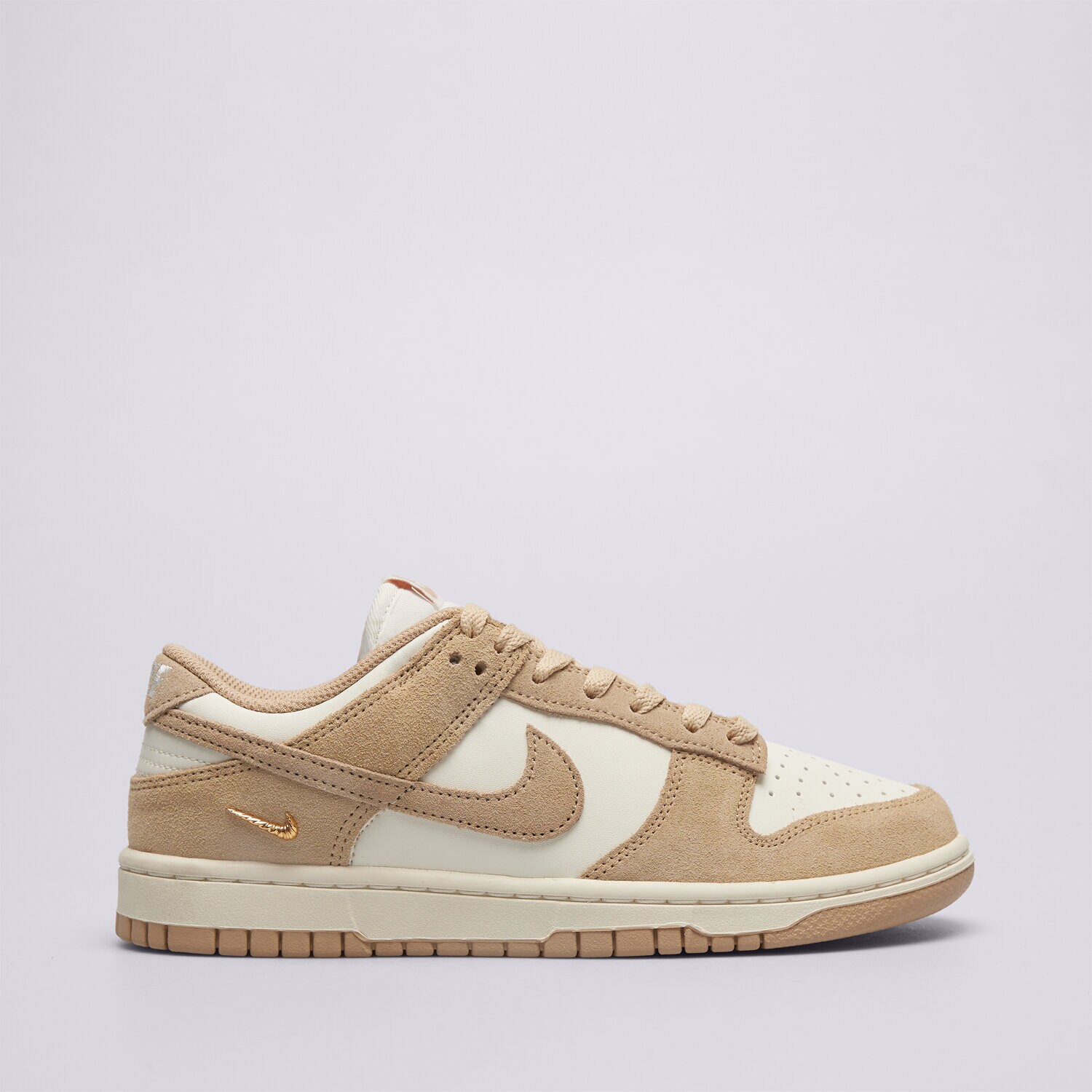 Buty sneakersy damskie NIKE WMNS DUNK LOW SE IO4244-101 KREMOWY
