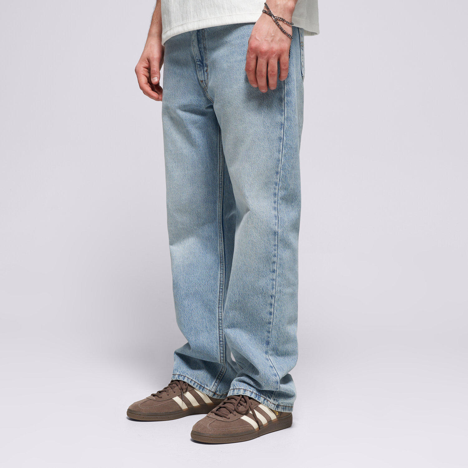 Spodnie sportowe męskie LEVI'S SPODNIE 565 LOOSE STRAIGHT LIGHT INDIGO - WORN IN A7221-0010 NIEBIESKI