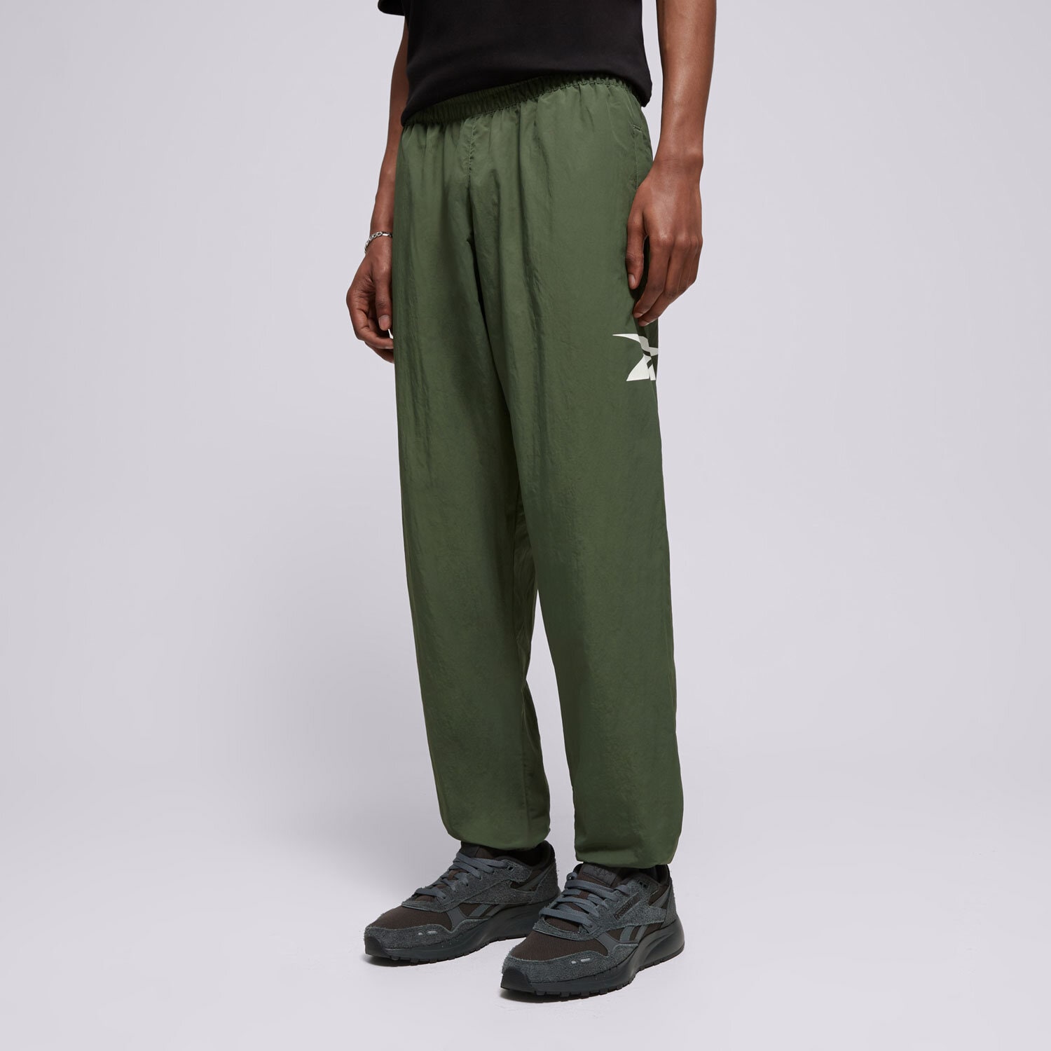 Spodnie sportowe męskie REEBOK SPODNIE CL VECTOR TRACKPANT 100036177 KHAKI