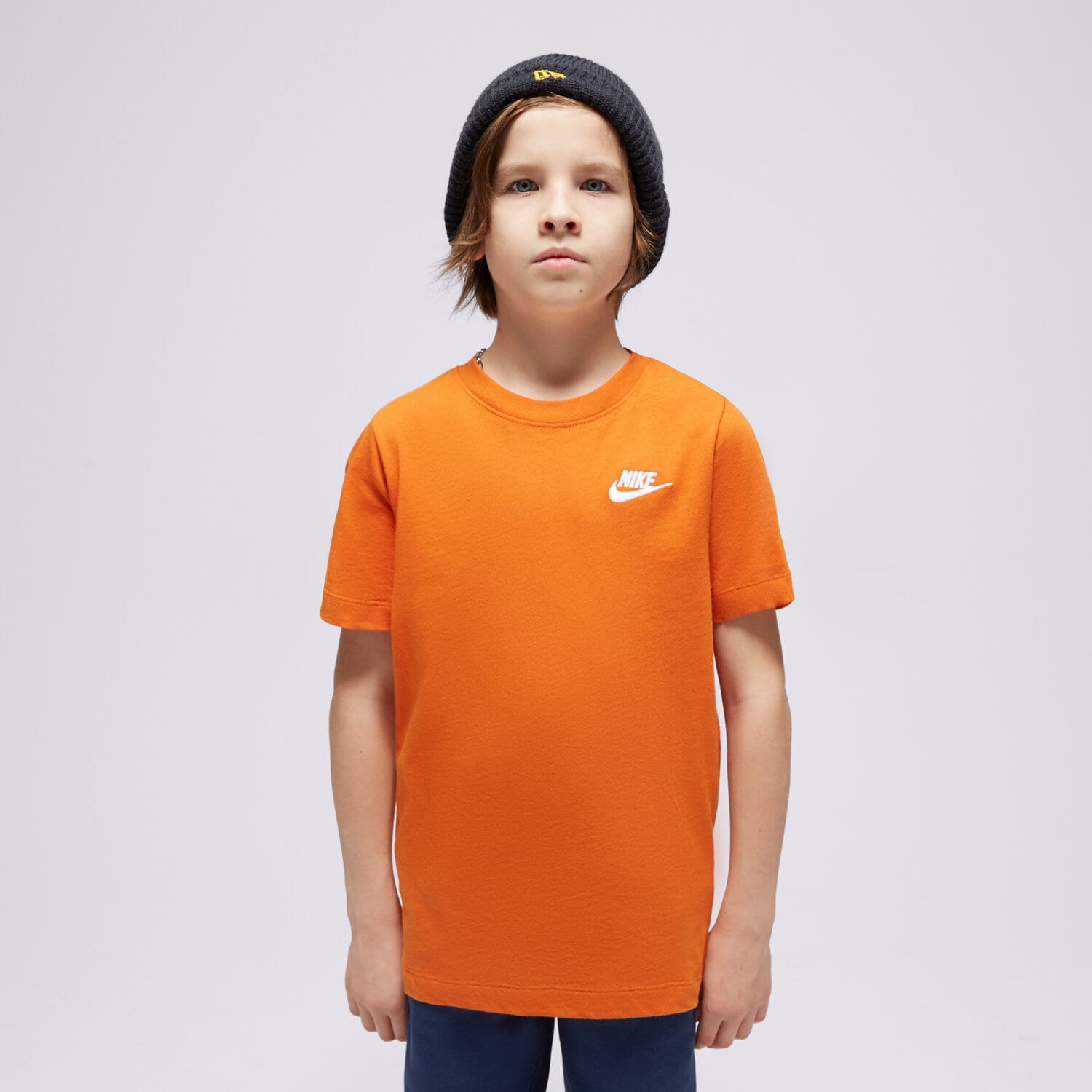Koszulka, t-shirt dla dzieci NIKE T SHIRT NIKE SPORTSWEAR BOY AR5254-893 POMARAŃCZOWY