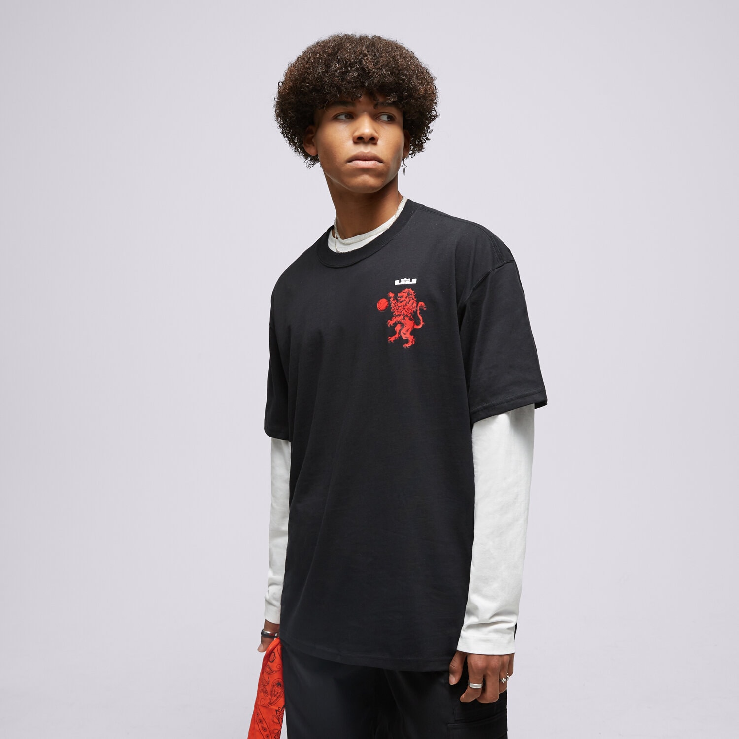 Koszulka, t-shirt sportowy męski NIKE T SHIRT LBJ M NK TEE M90 HO23 NBA FN0805-010 CZARNY