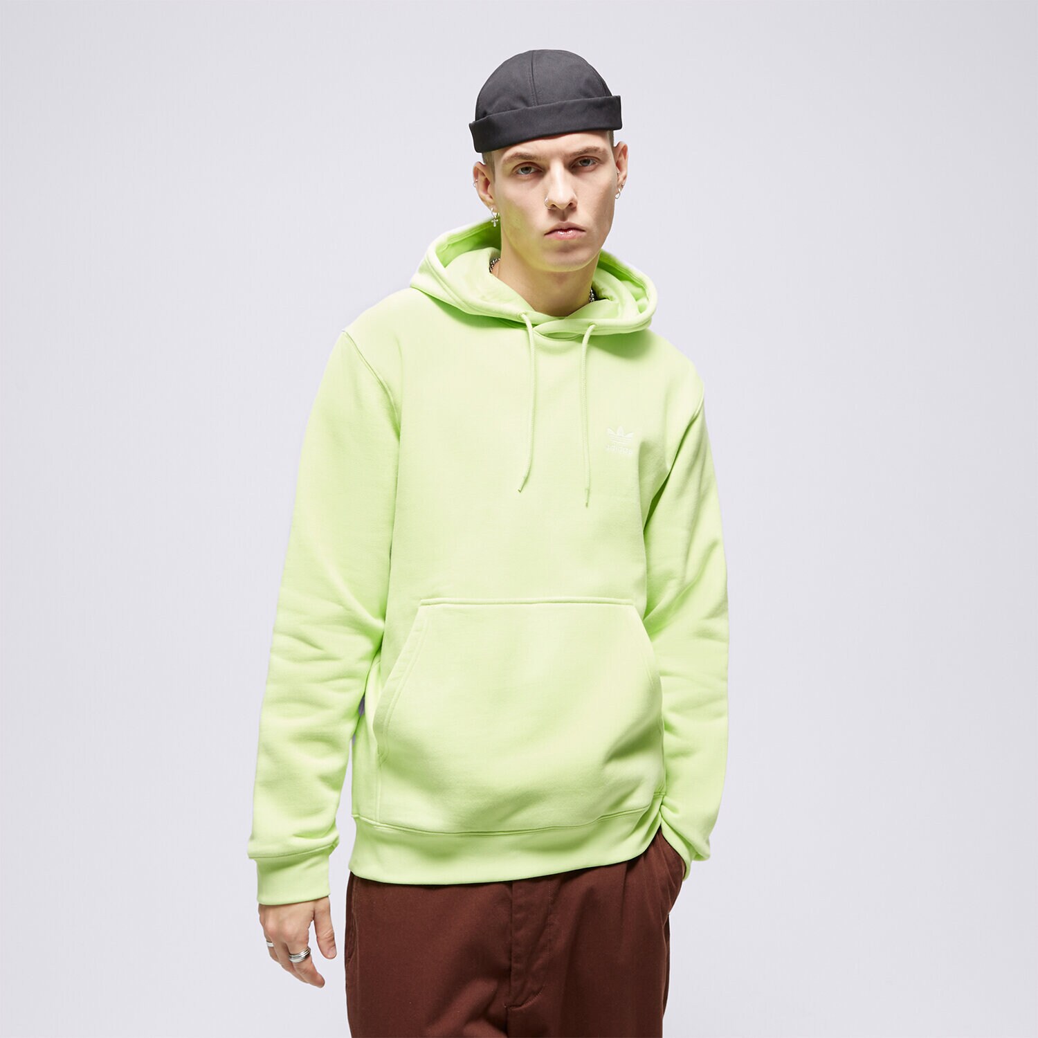 Bluza męska ADIDAS BLUZA Z KAPTUREM ESSENTIAL HOODY IM4533 ZIELONY