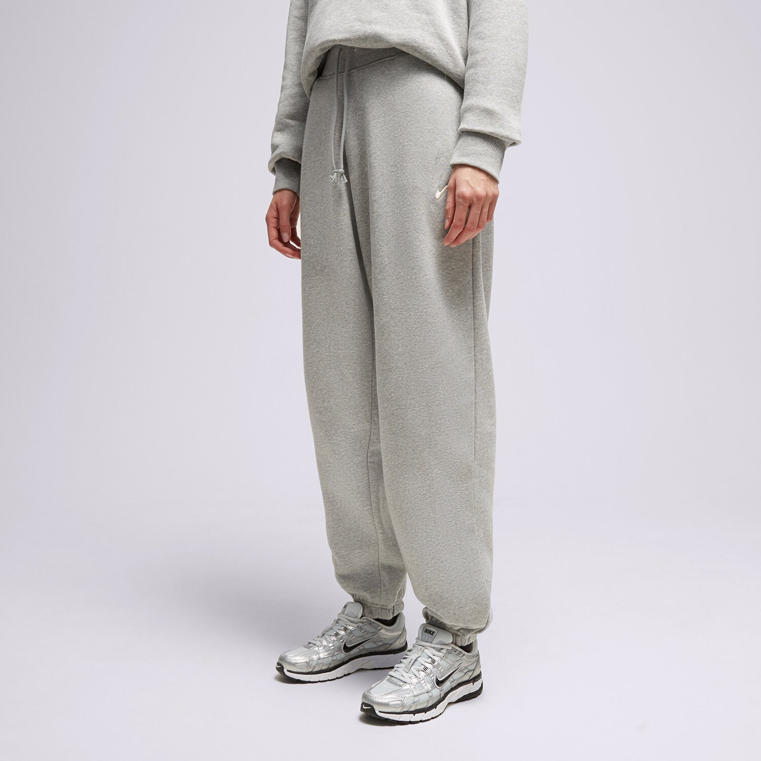 Spodnie sportowe damskie NIKE SPODNIE W NSW PHNX FLC HR OS PANT DQ5887-063 SZARY