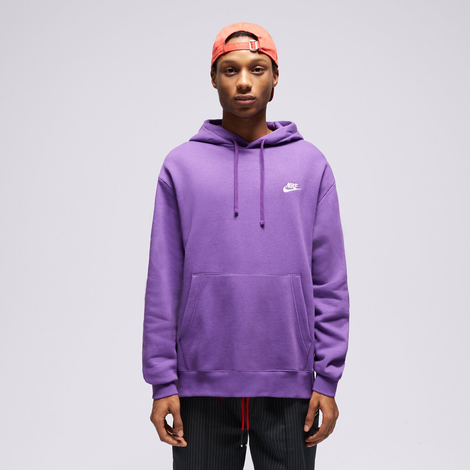 Bluza męska NIKE BLUZA Z KAPTUREM SPORTSWEAR CLUB FLEECE BV2654-599 FIOLETOWY