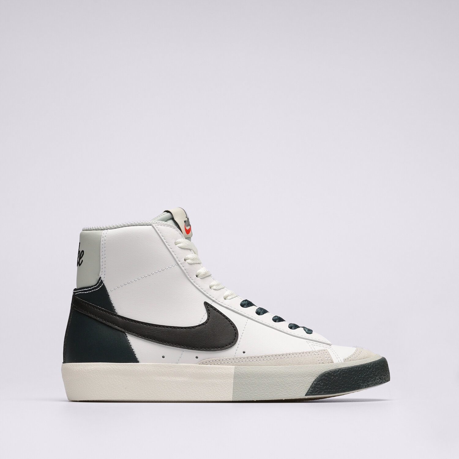 Buty sneakersy dla dzieci NIKE BLAZER MID '77 SE FN6937-101 BIAŁY