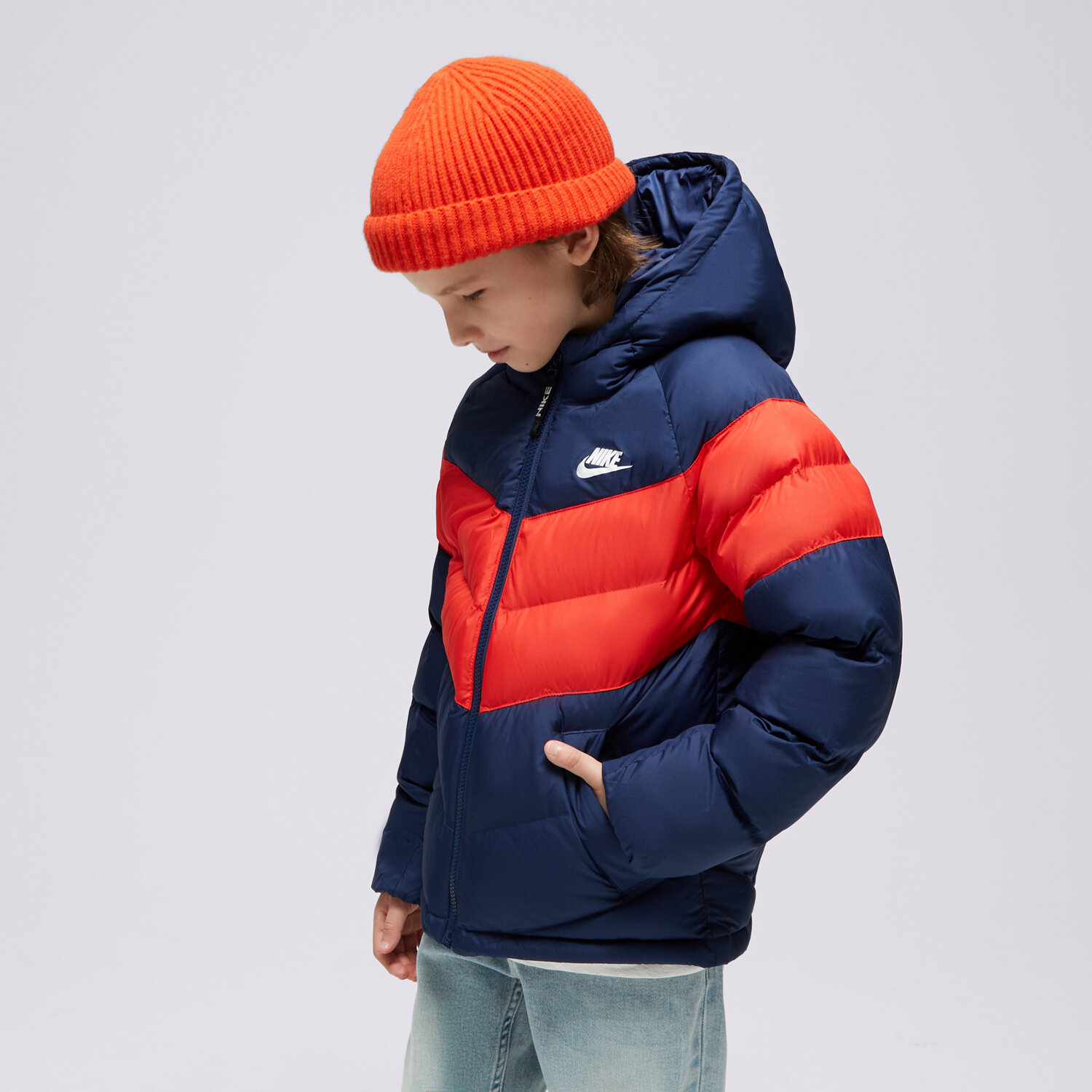 Dziecięca kurtka przejściowa (wiosenna/jesienna) NIKE KURTKA ZIMOWA K NSW SYN FL HD BOY FN7730-410 GRANATOWY