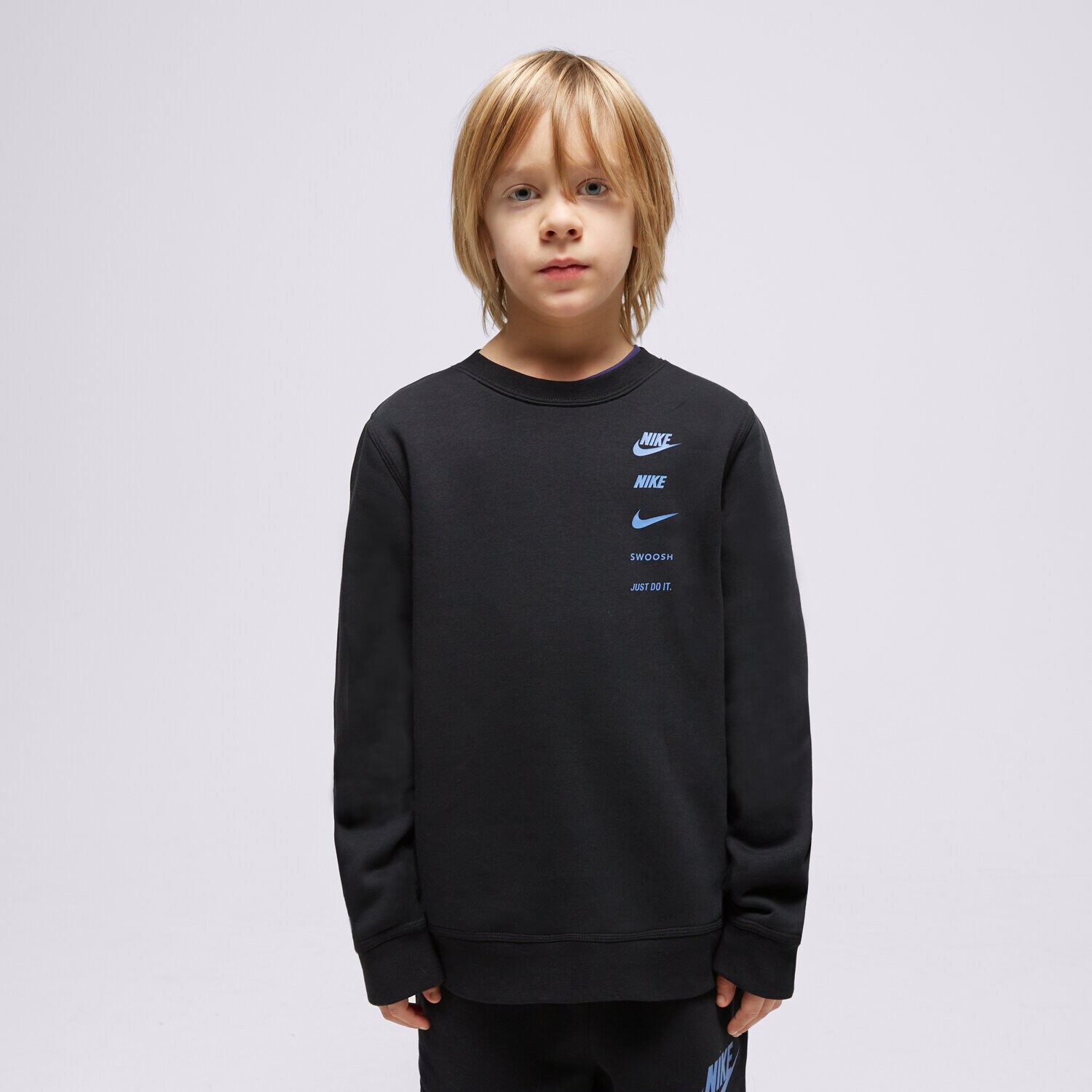 Sportowa bluza dziecięca NIKE BLUZA B NSW SI FLC CREW BB BOY FN7711-010 CZARNY