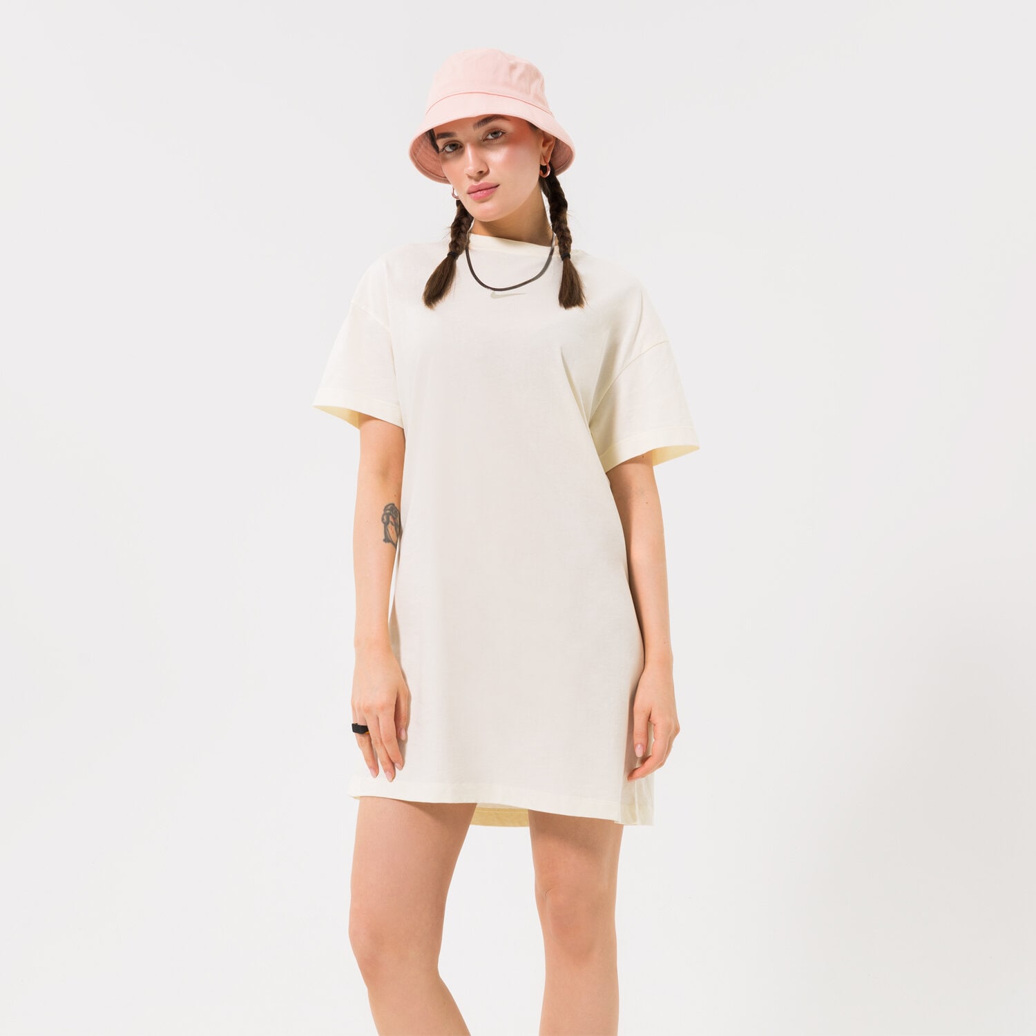 Modna sukienka sportowa NIKE SUKIENKA DM4664 DM4664-715 BIAŁY