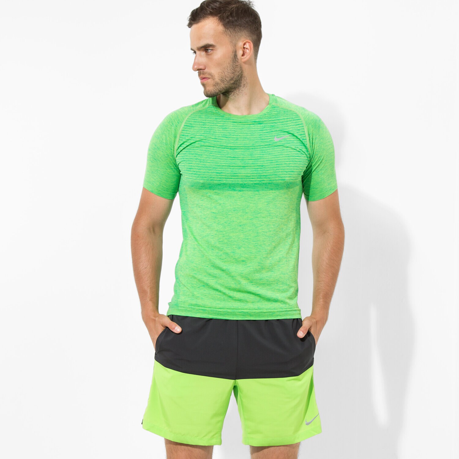 Koszulka, t-shirt sportowy męski NIKE T-SHIRT DRI-FIT KNIT SS 717758319 ZIELONY