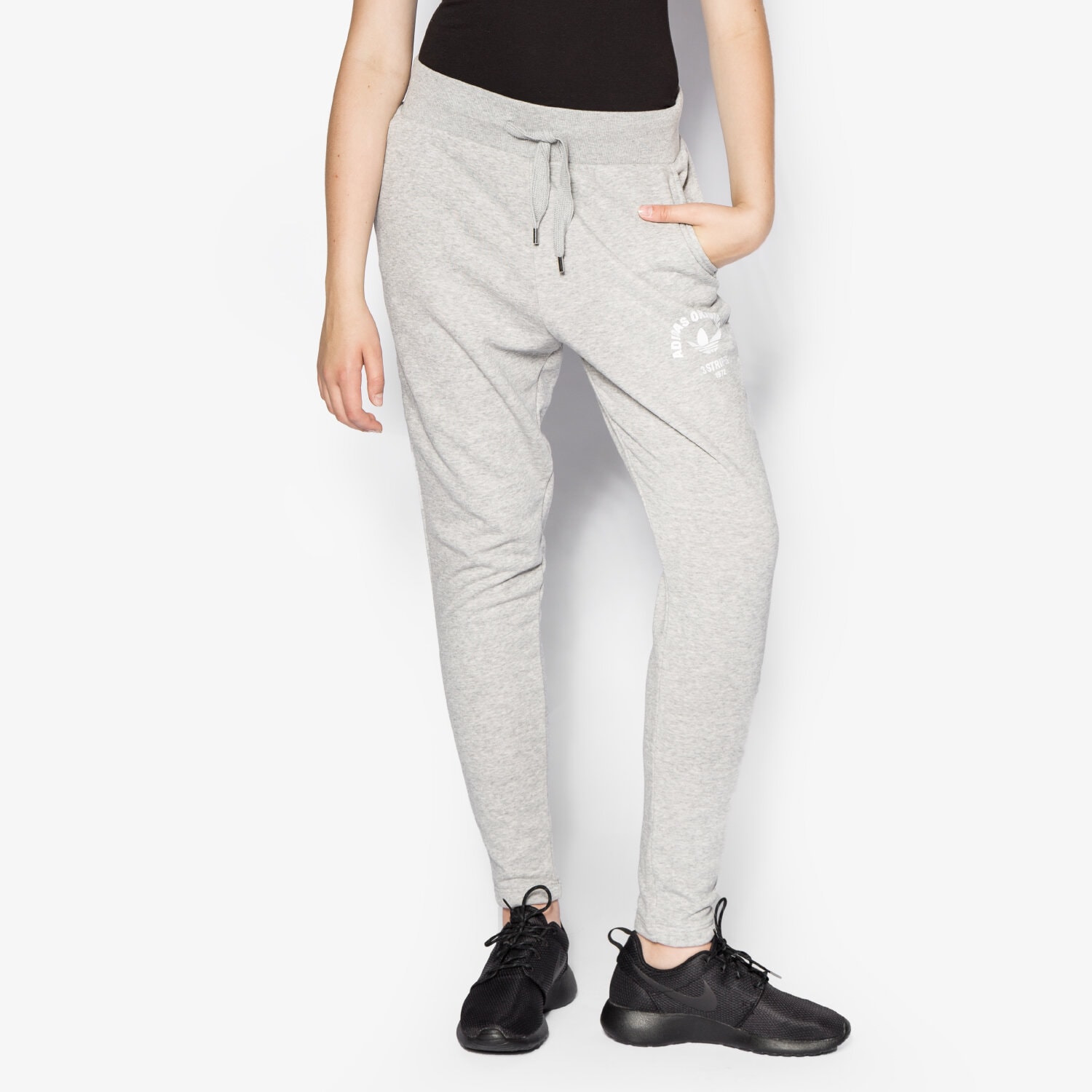 Spodnie sportowe damskie ADIDAS SPODNIE LOWCROTCH TP CU AY6649 SZARY