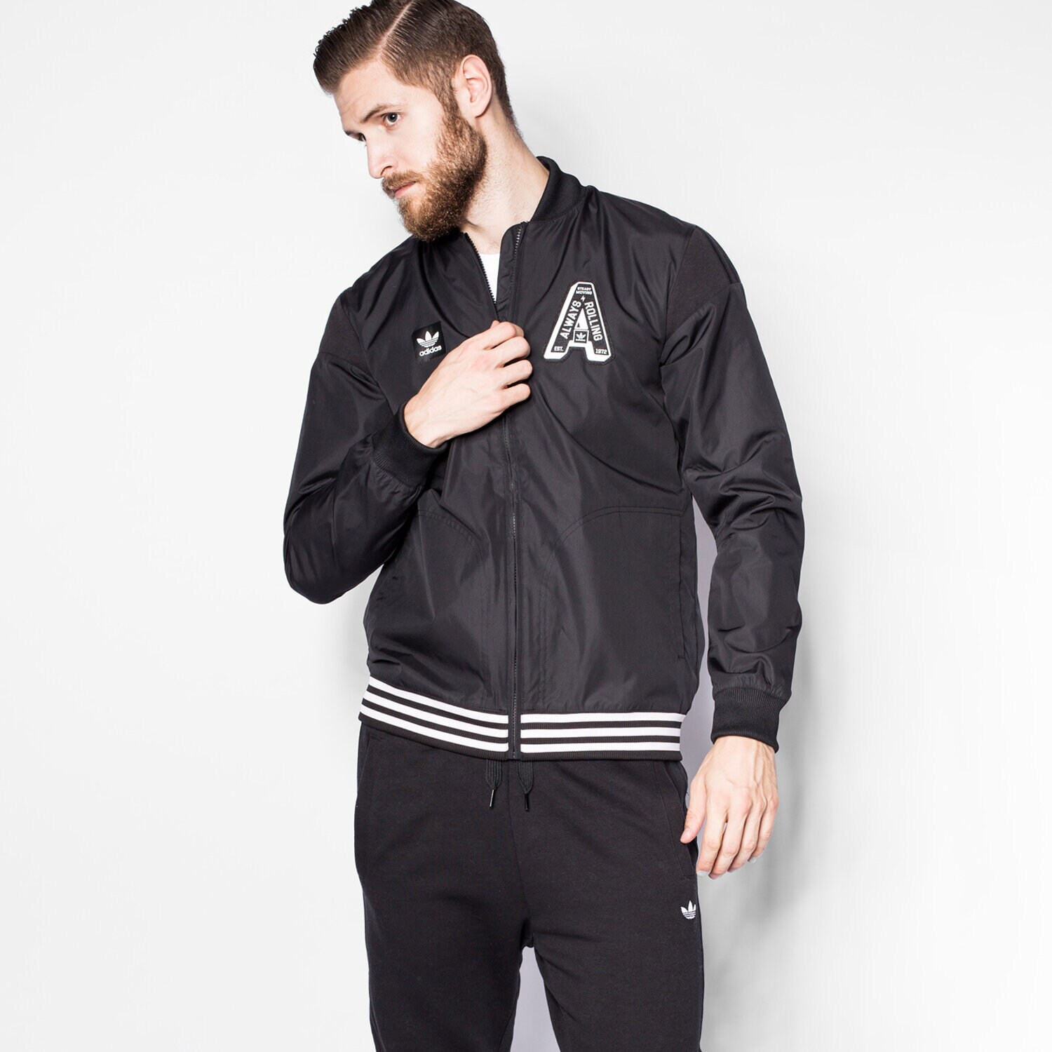Kurtka zimowa męska ADIDAS KURTKA VARSITY LIGHTW AY8730 GRANATOWY
