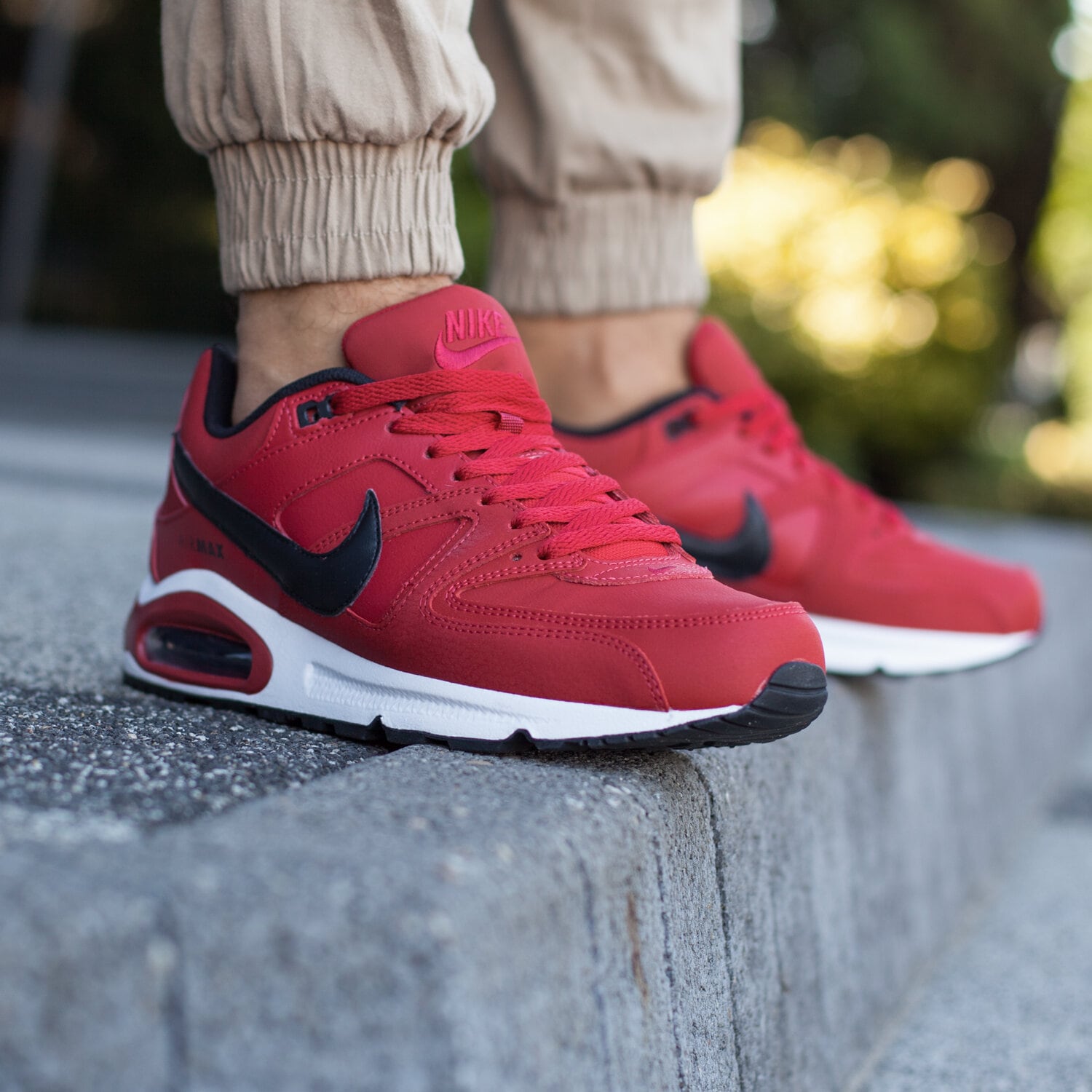 Buty sneakersy męskie NIKE AIR MAX COMMAND LEATHER 749760600 CZERWONY