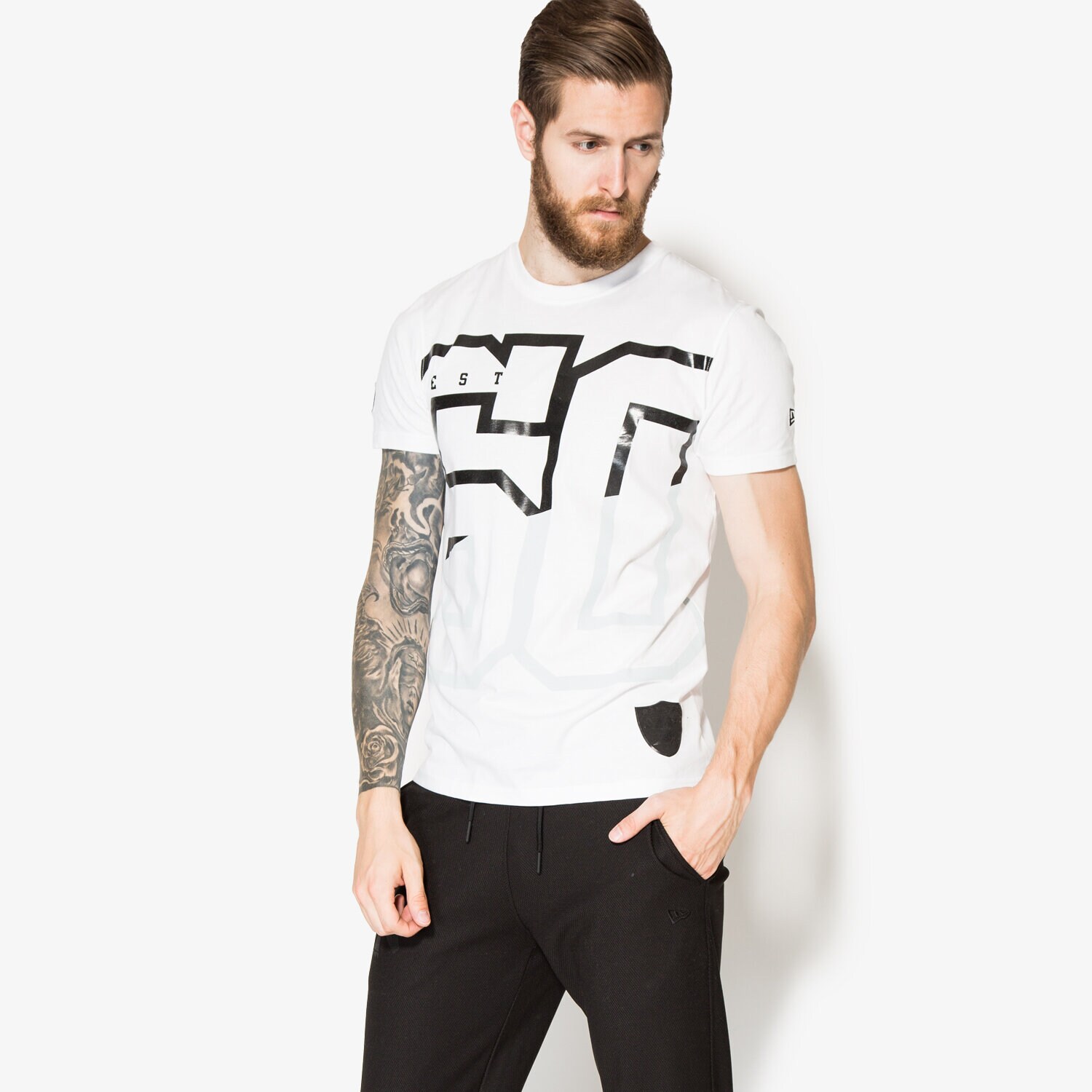 Koszulka, t-shirt sportowy męski NEW ERA KOSZULKA NFL REMIX NUM TEE 11278326 BIAŁY