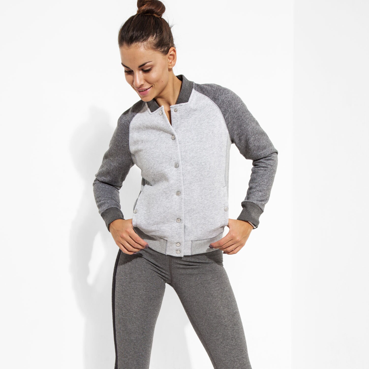 Bluza damska UNDER ARMOUR BLUZA VARSITY FLE ECE BOMBER 1285665025 SZARY