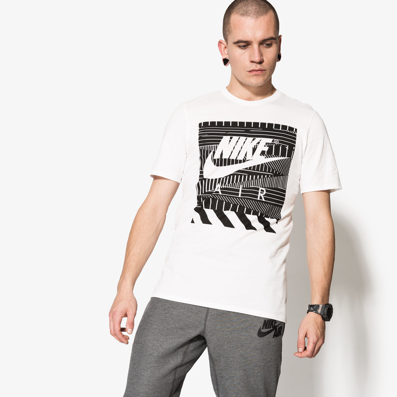 Koszulka, t-shirt sportowy męski NIKE T-SHIRT AIR STRETCHER PRNT 843388100 BIAŁY