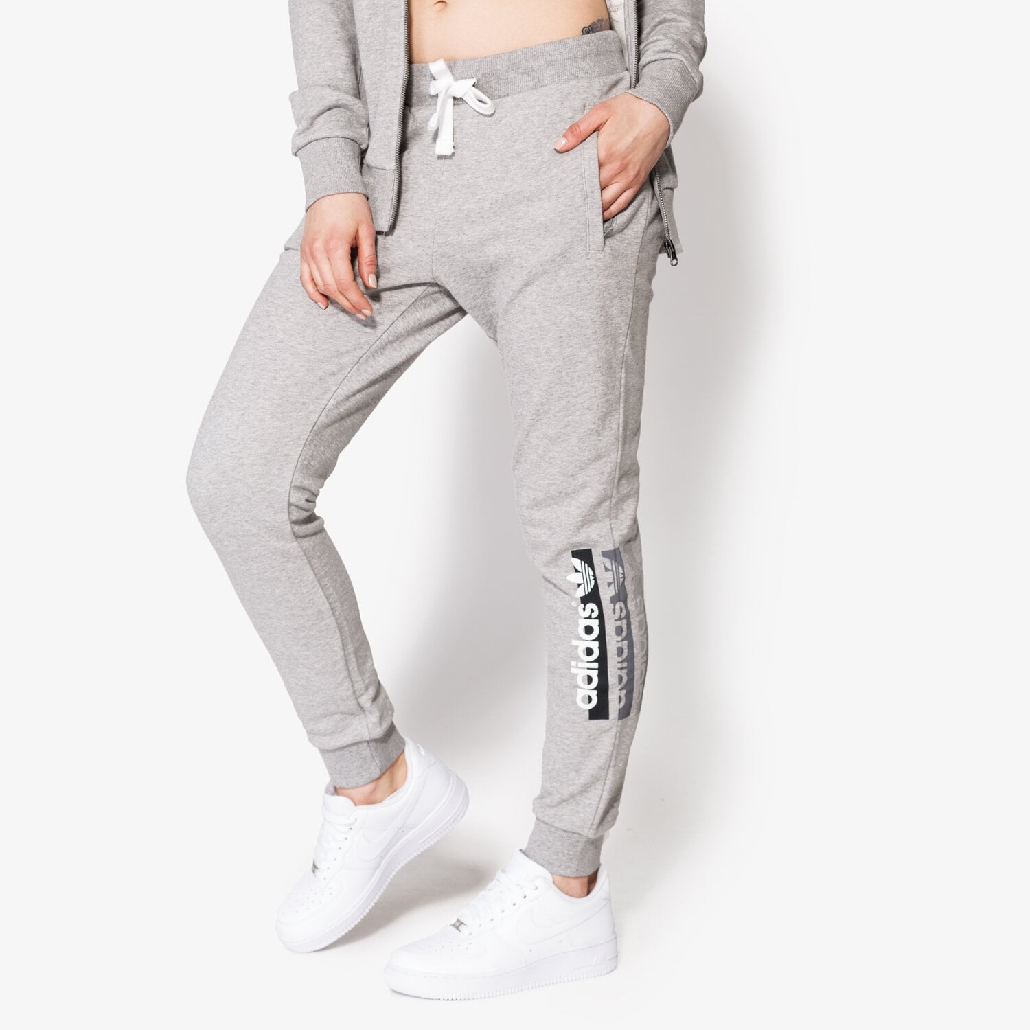 Spodnie sportowe damskie ADIDAS SPODNIE REGULAR CUFF BK5824 SZARY
