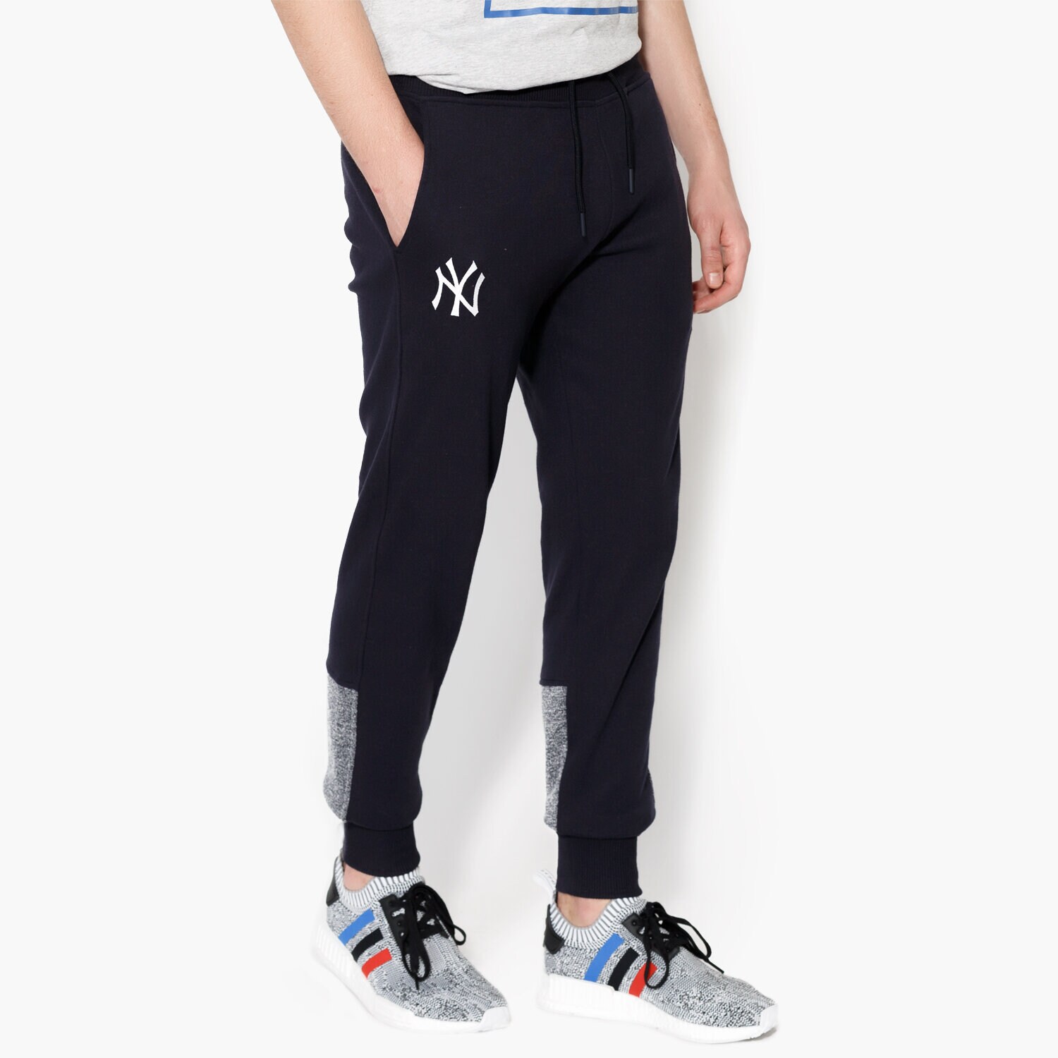 Spodnie sportowe męskie NEW ERA SPODNIE CONCRETE JOGGER NY YANKEES NVY 11372551 GRANATOWY