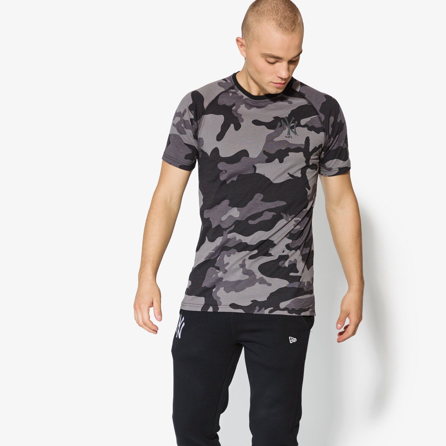 Koszulka, t-shirt sportowy męski NEW ERA T-SHIRT SS NTC RAGLAN TEE NY YANKEES BLK 11493643 CZARNY
