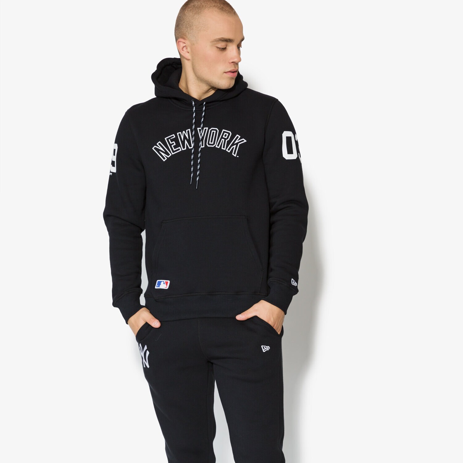 Bluza męska NEW ERA BLUZA EAST COAST PO HOODY NY YANKEES BLK 11493691 CZARNY