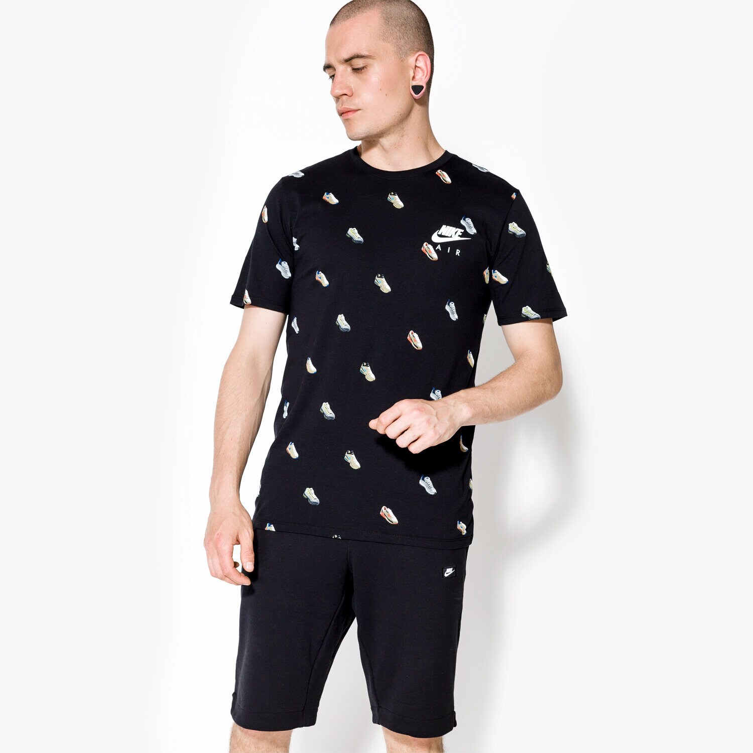 Koszulka, t-shirt sportowy męski NIKE T-SHIRT SS TEE AIRMAX AOP 847578010 CZARNY