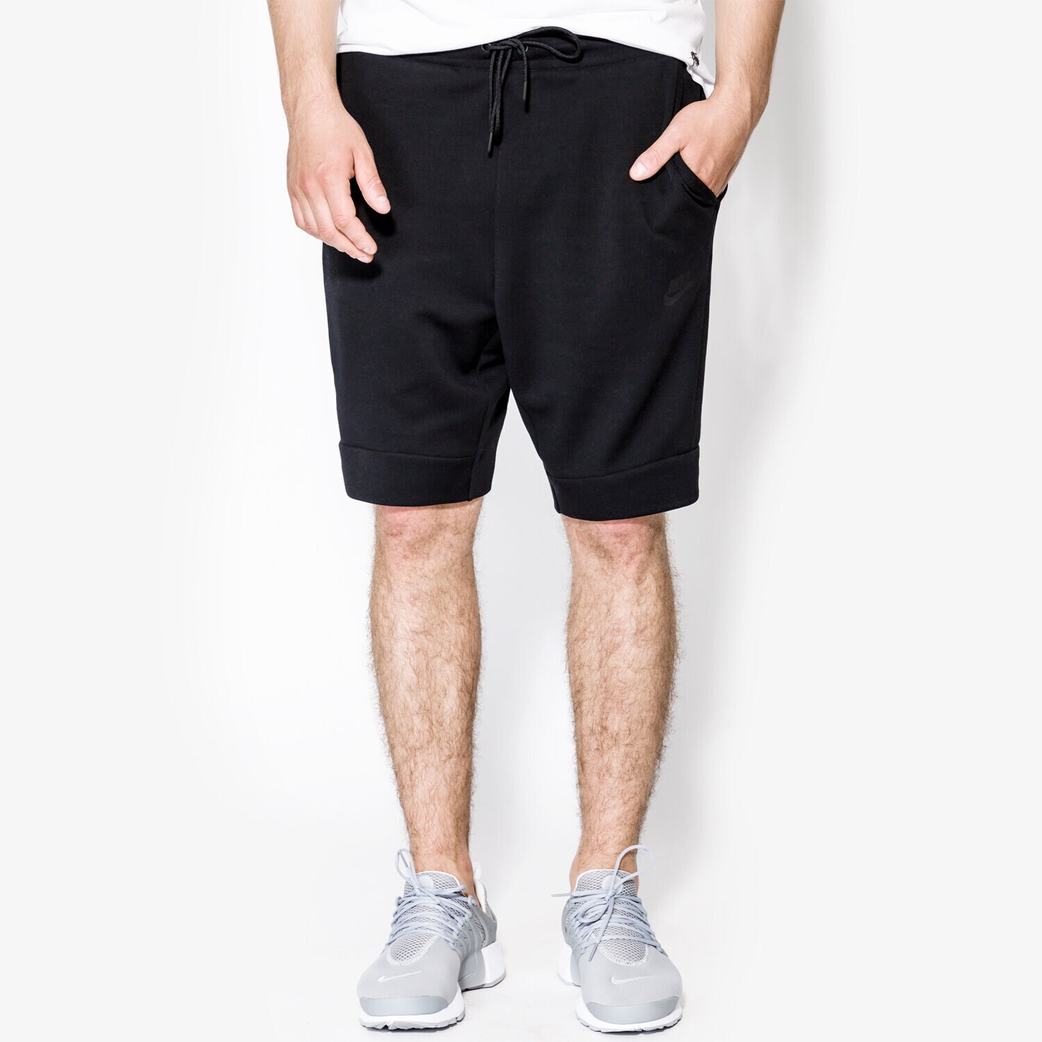 Krótkie spodenki, szorty męskie NIKE SZORTY TCH FLC SHORT 805160010 CZARNY