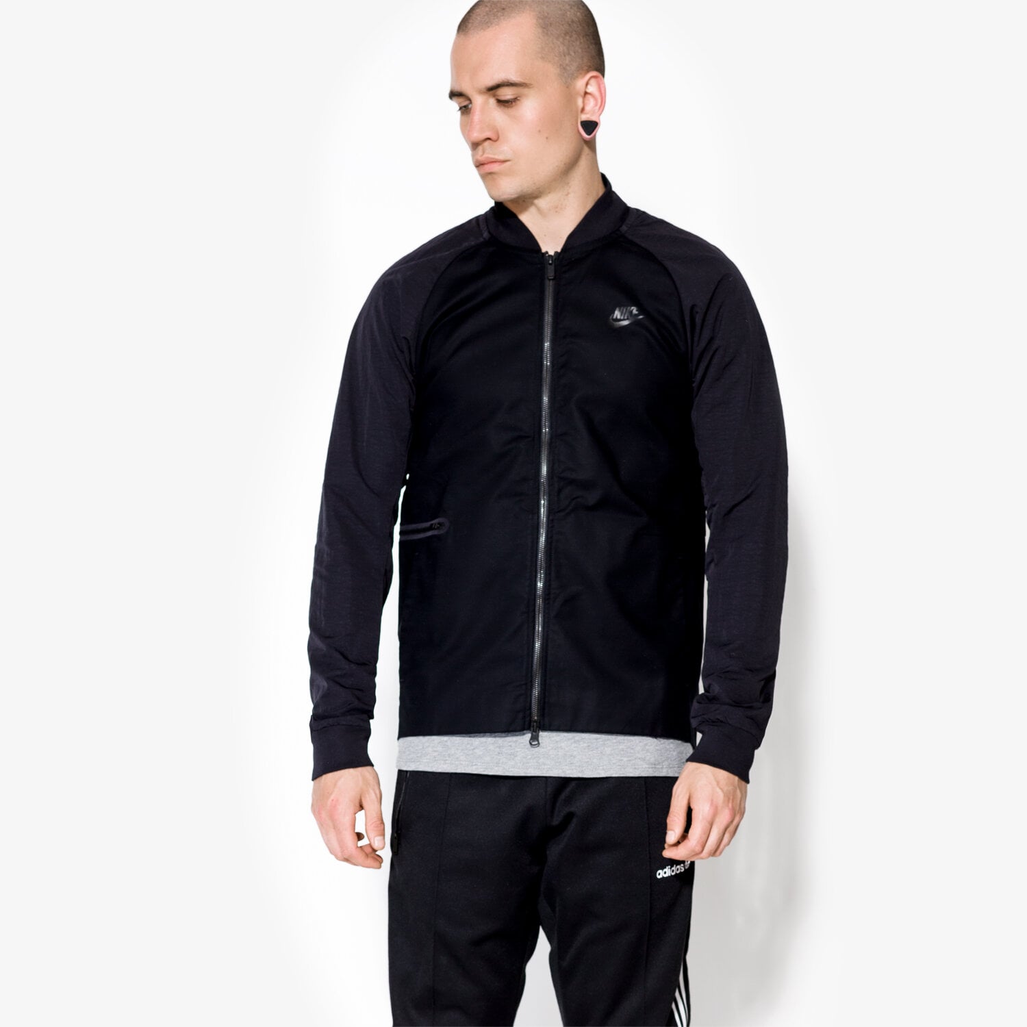 Kurtka wiosenna / jesienna męska NIKE KURTKA SOFTSHEL VRSTY JKT WVN 832192010 CZARNY
