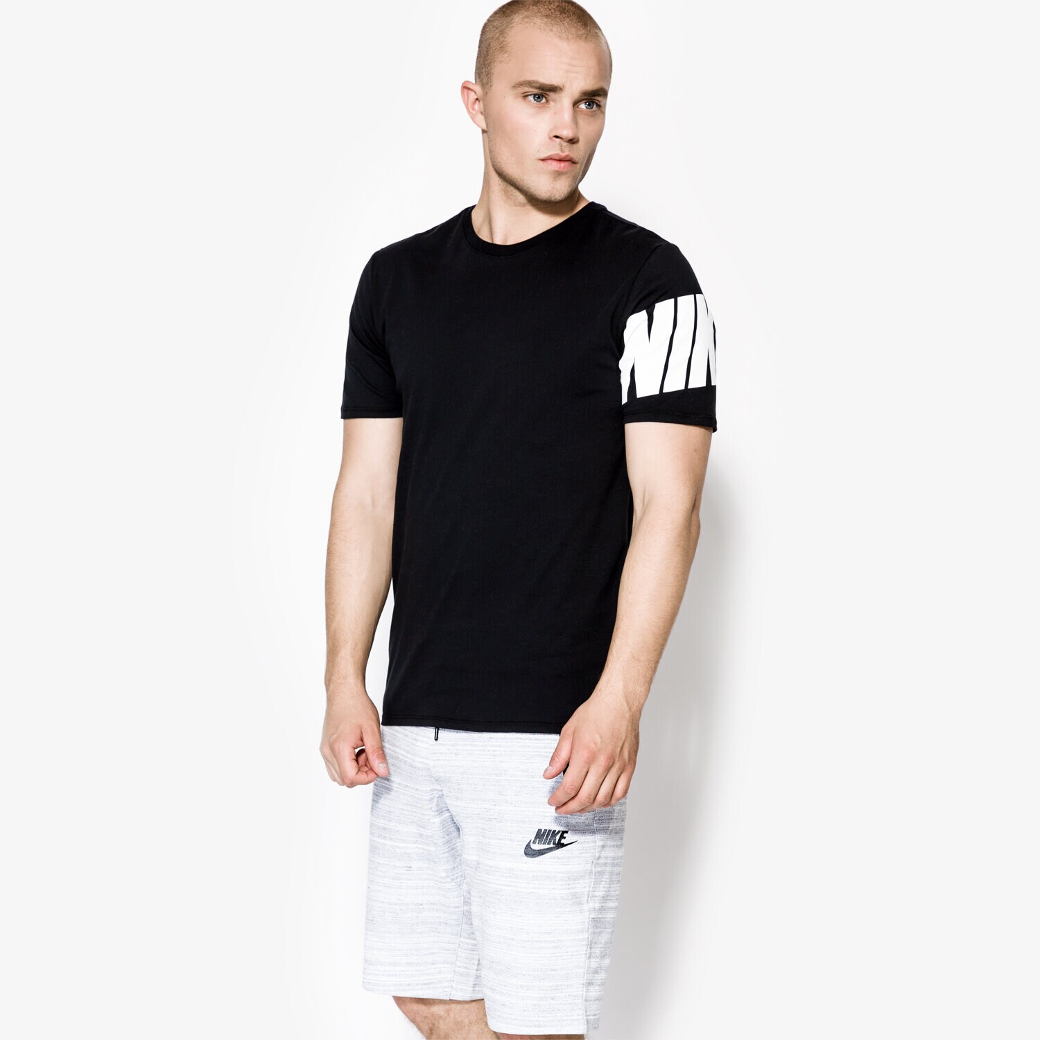 Koszulka, t-shirt sportowy męski NIKE T-SHIRT SS TEE HYBRID NK BLK SLV 847605010 CZARNY