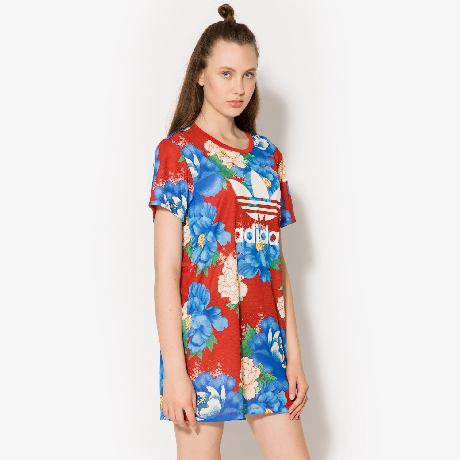 Modna sukienka sportowa ADIDAS SUKIENKA TRF TEE DRESS BR7864 MULTICOLOR