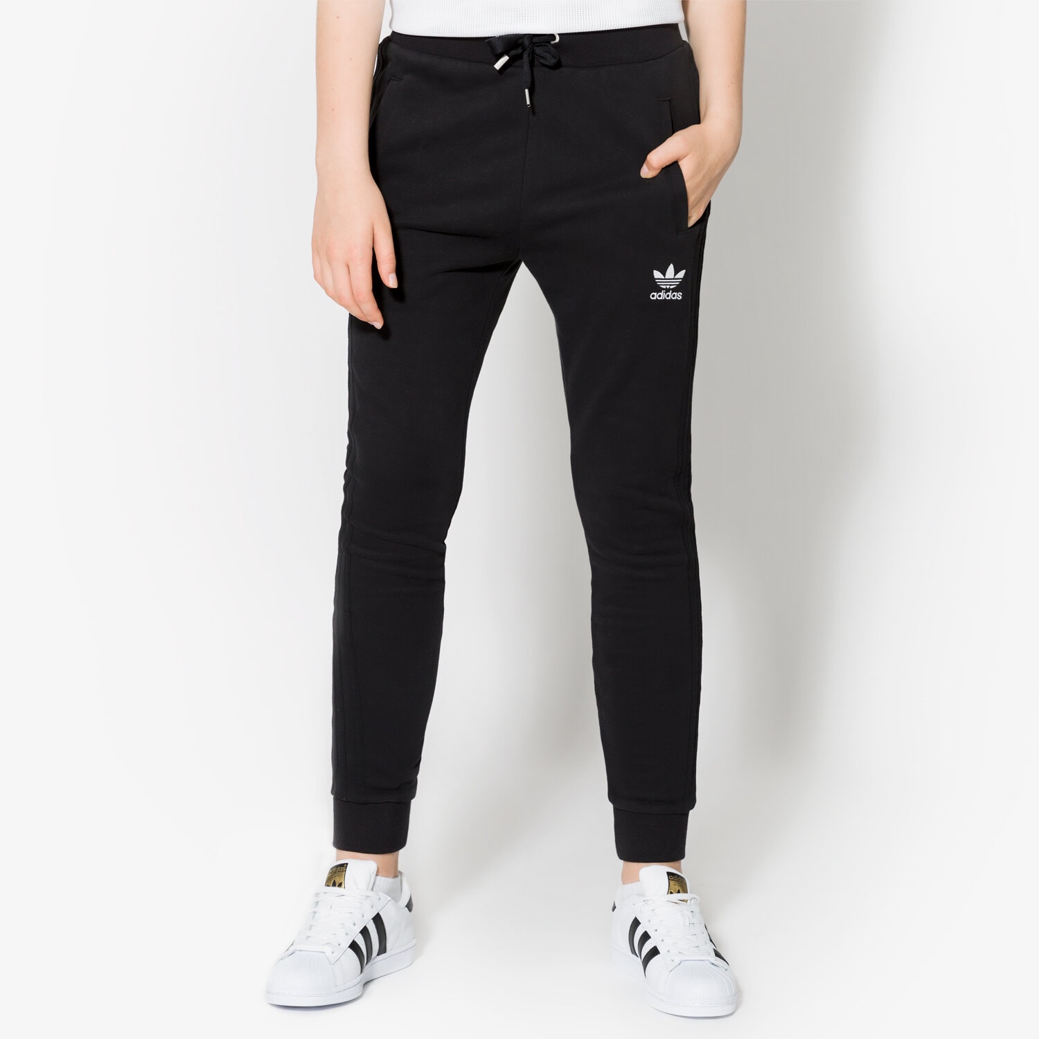 Spodnie sportowe damskie ADIDAS SPODNIE SLIM TP CUF BP5485 CZARNY