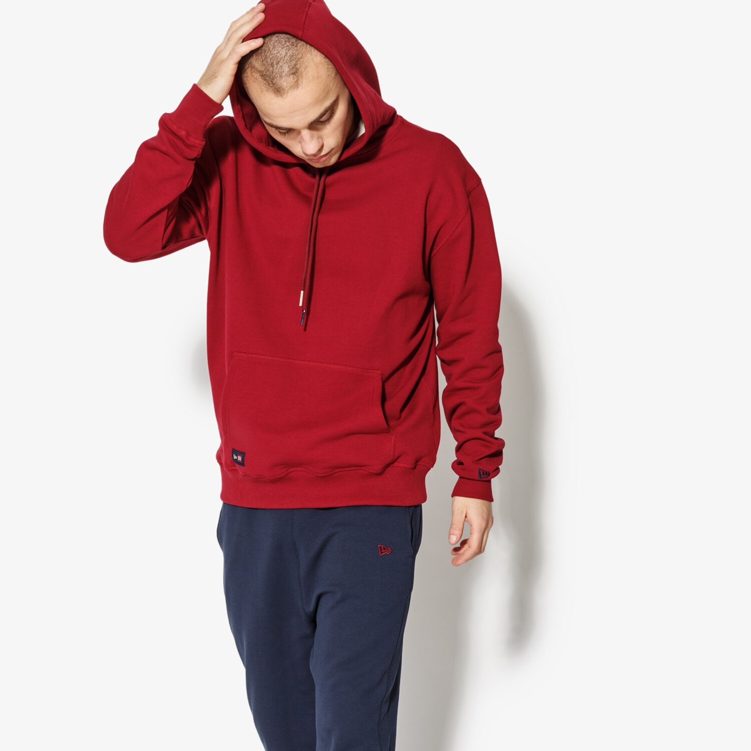 Bluza męska NEW ERA BLUZA WORLD HOOD OVERSIZED HOODY NEW ERA CARDINAL 11517689 BORDOWY